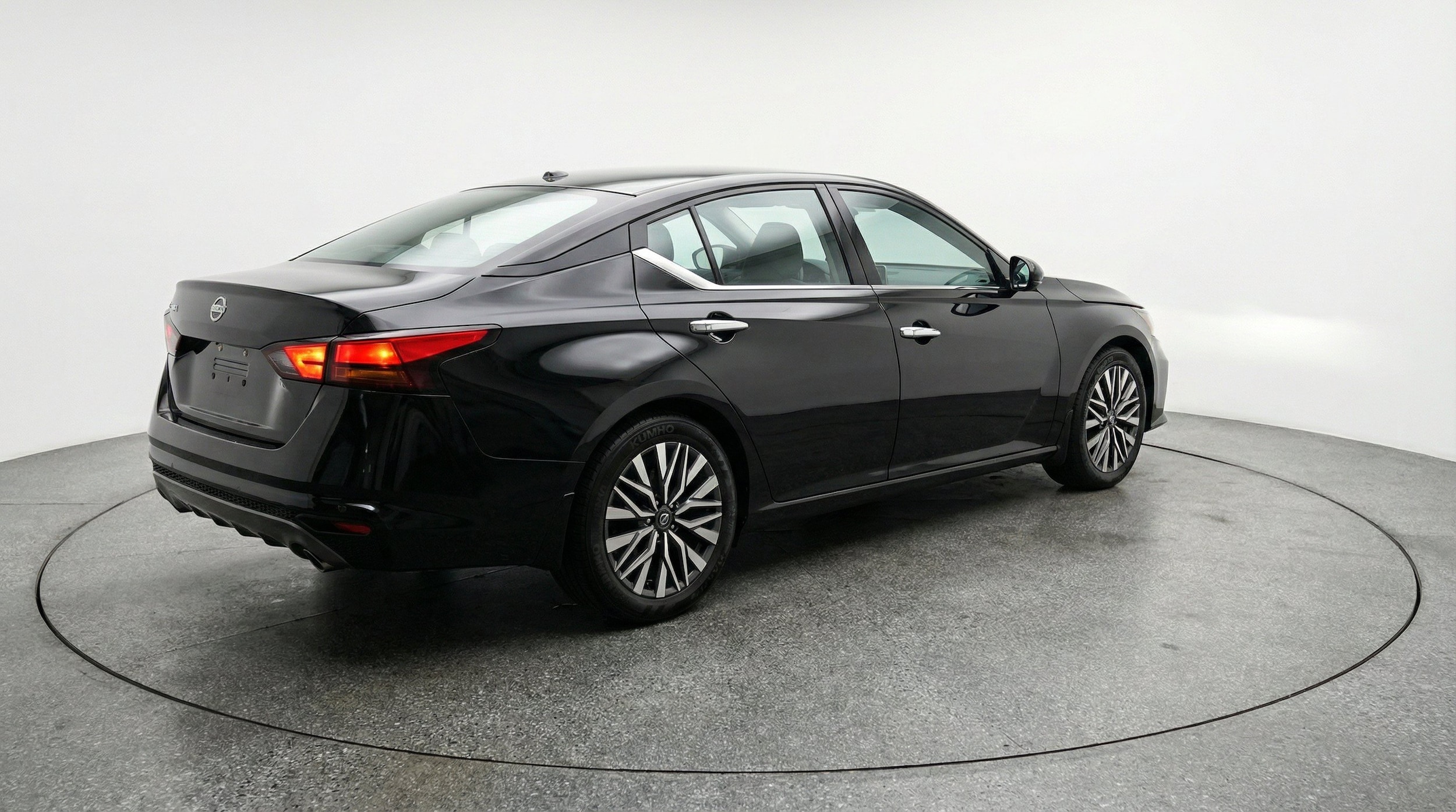 Thumbnail: 2025 Nissan Altima - 9