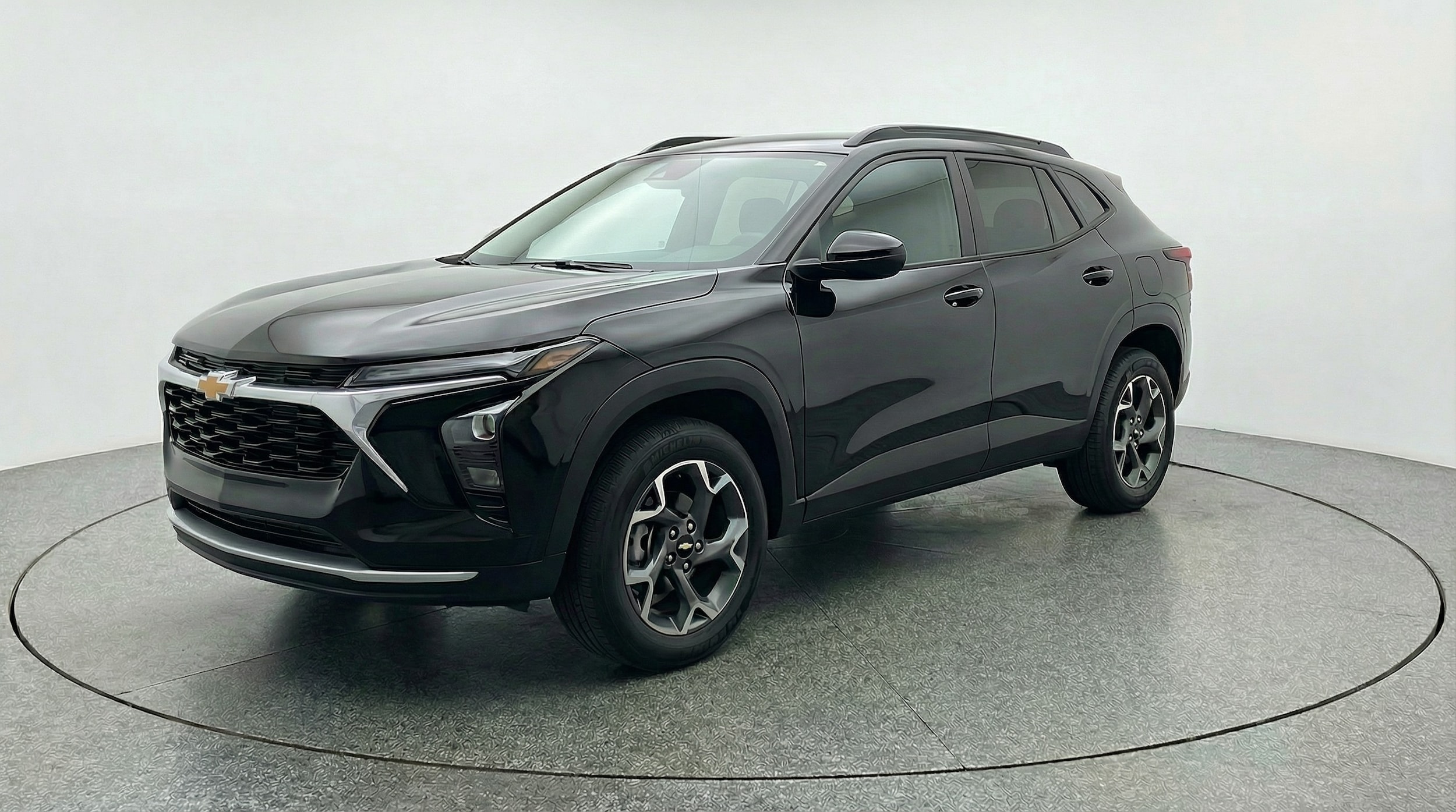 Thumbnail: 2025 Chevrolet Trax - 3