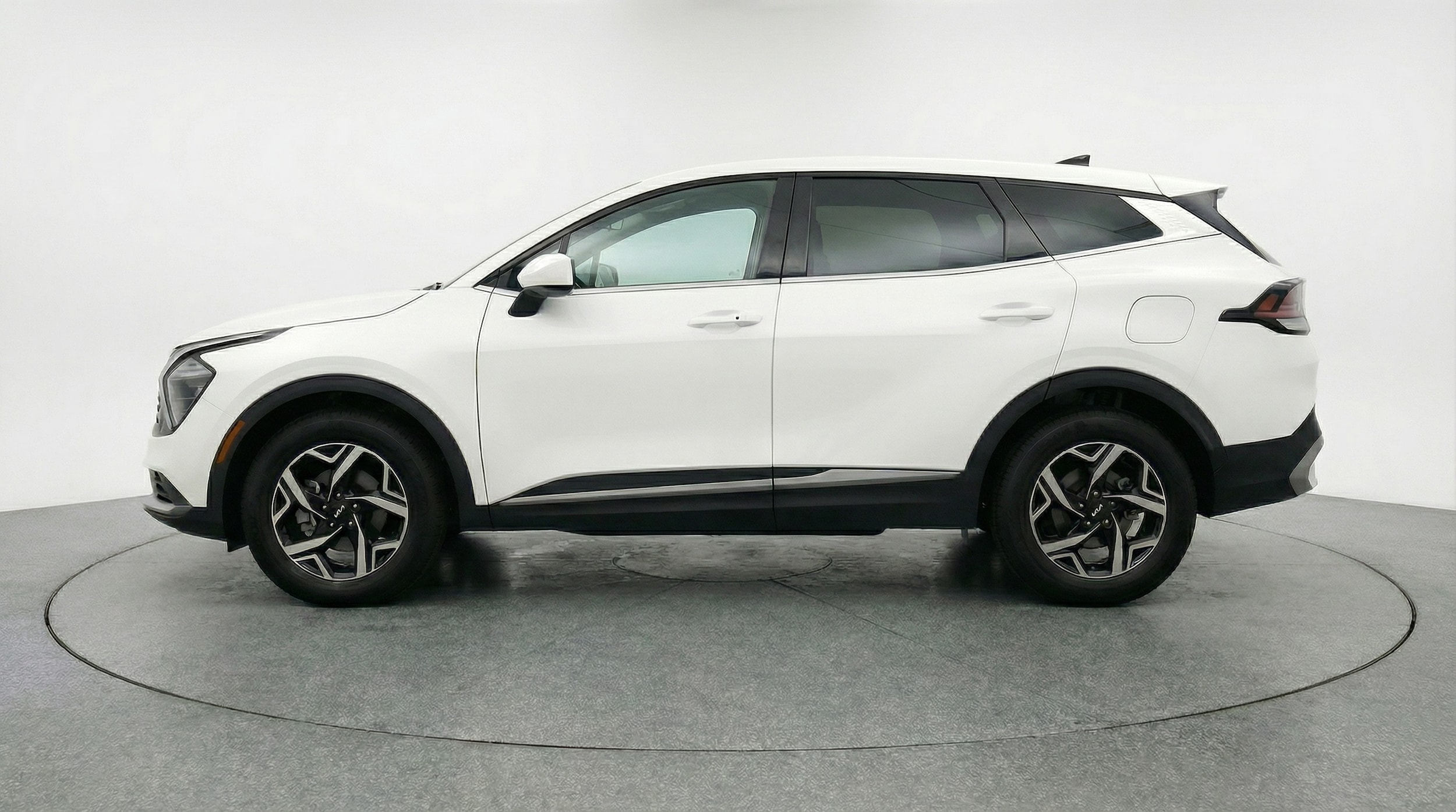 Thumbnail: 2025 Kia Sportage - 4