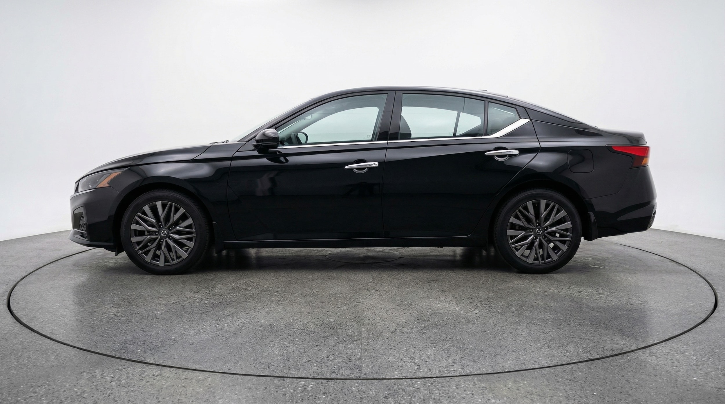 Thumbnail: 2025 Nissan Altima - 4