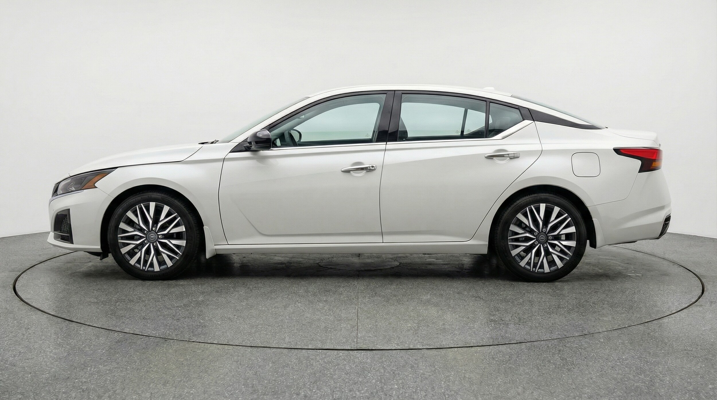 Thumbnail: 2025 Nissan Altima - 4