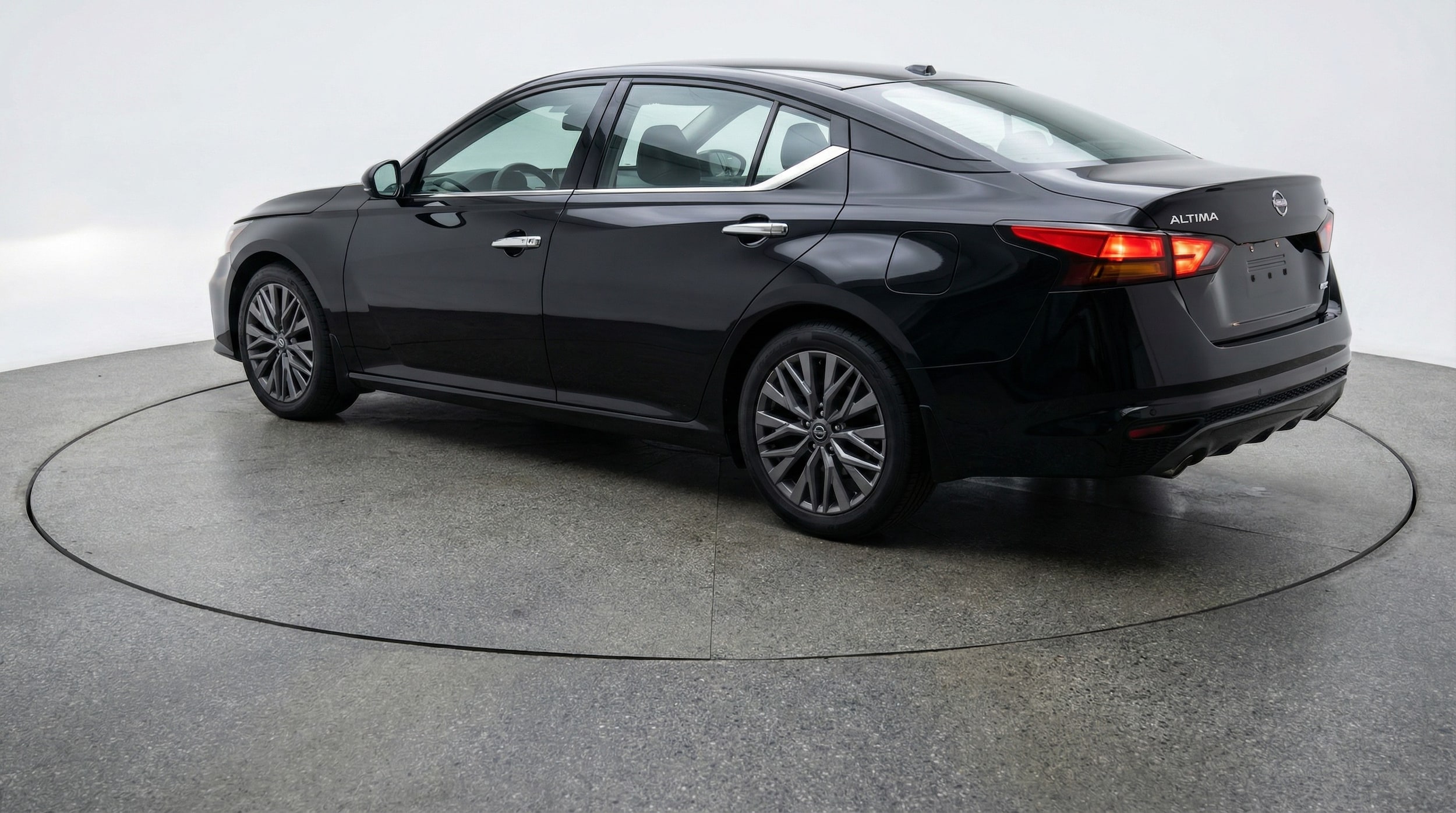 Thumbnail: 2025 Nissan Altima - 5