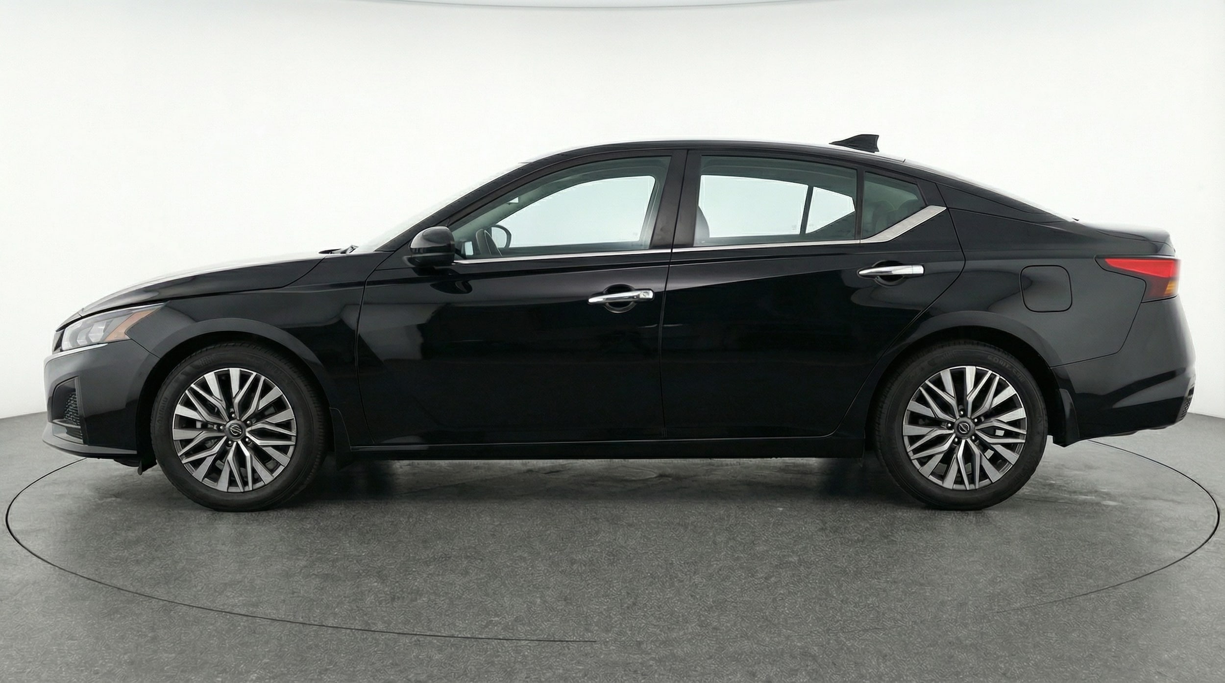 Thumbnail: 2025 Nissan Altima - 4