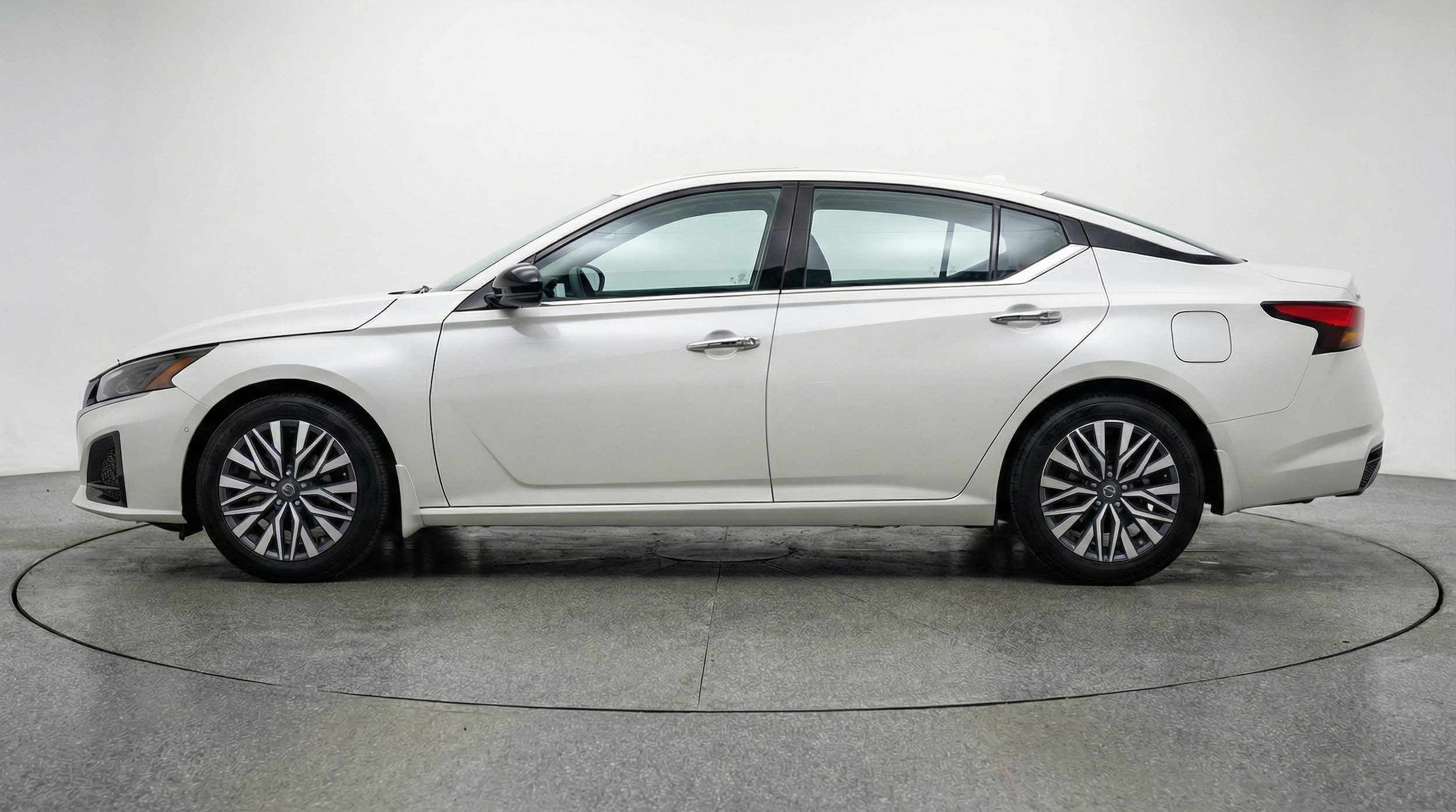 Thumbnail: 2025 Nissan Altima - 4