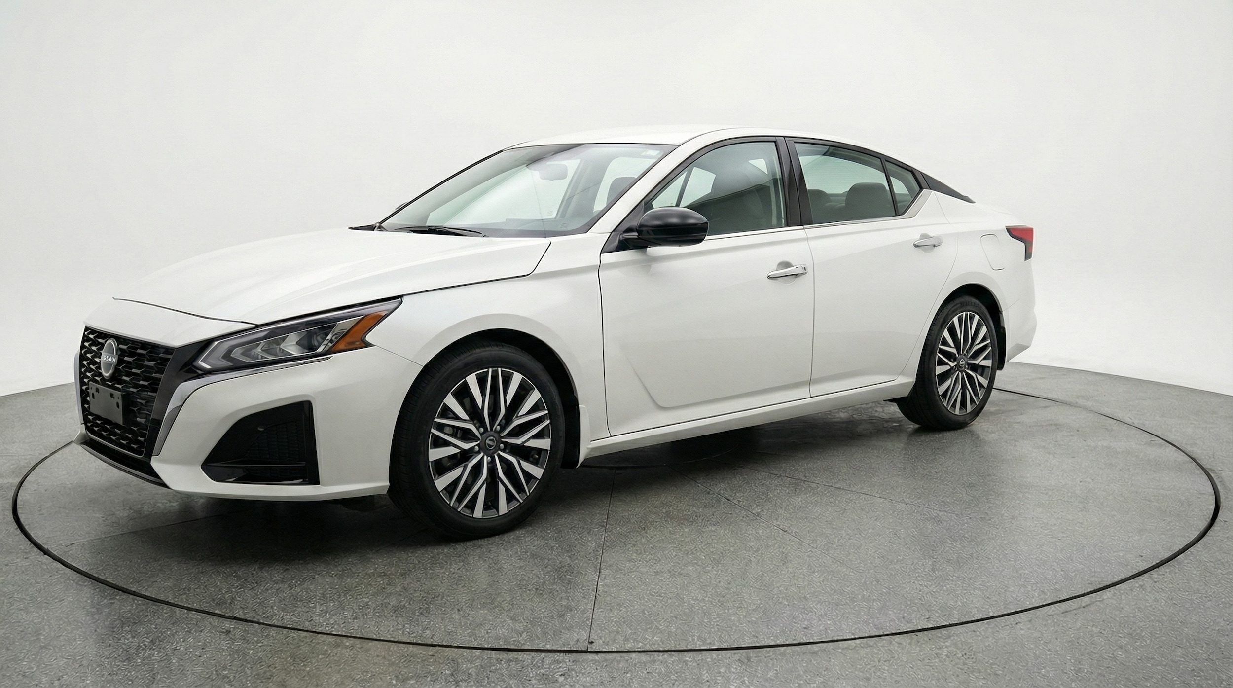 Thumbnail: 2025 Nissan Altima - 3