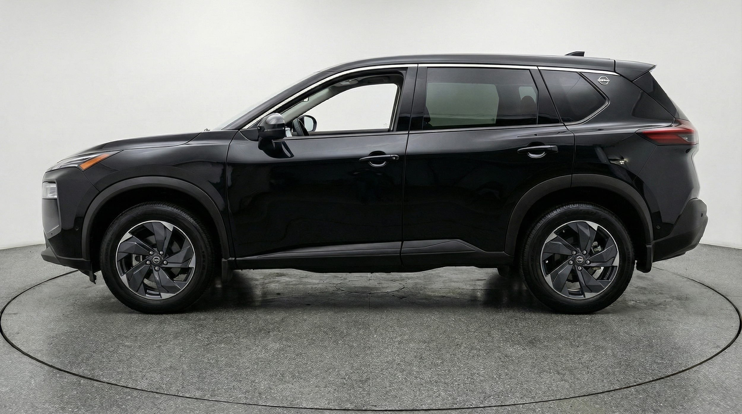Thumbnail: 2025 Nissan Rogue - 4