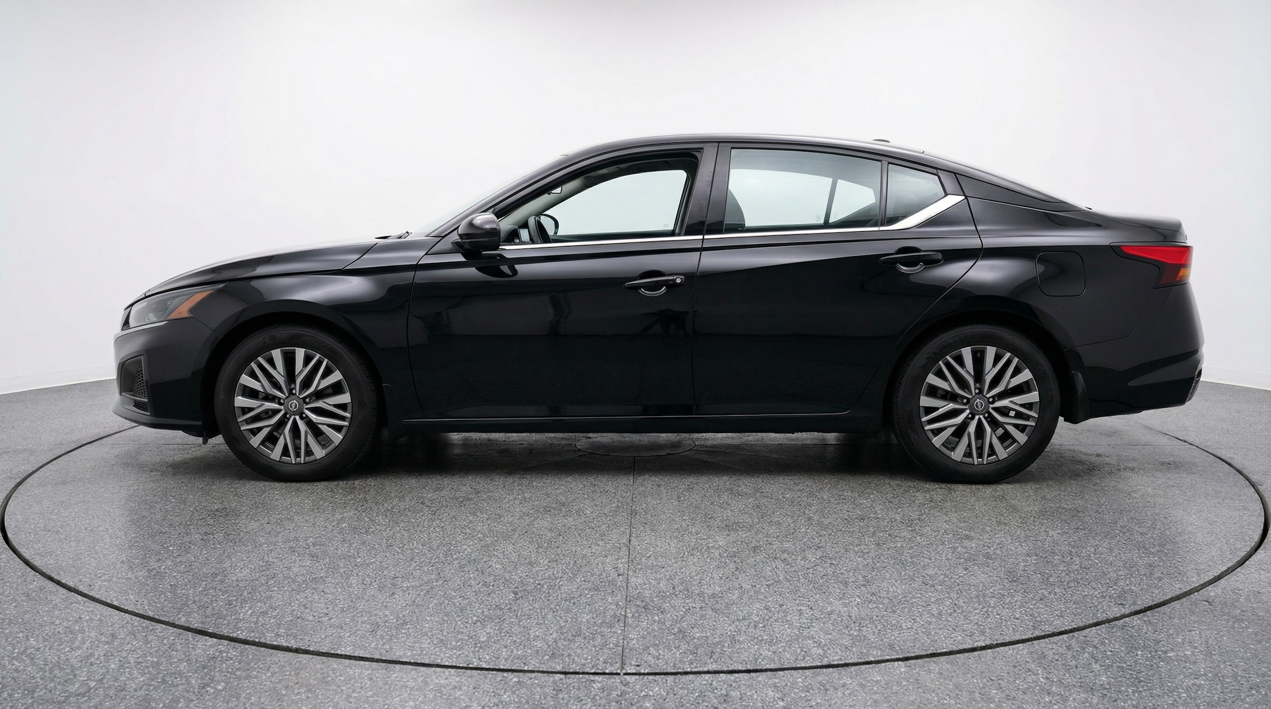 Thumbnail: 2025 Nissan Altima - 4