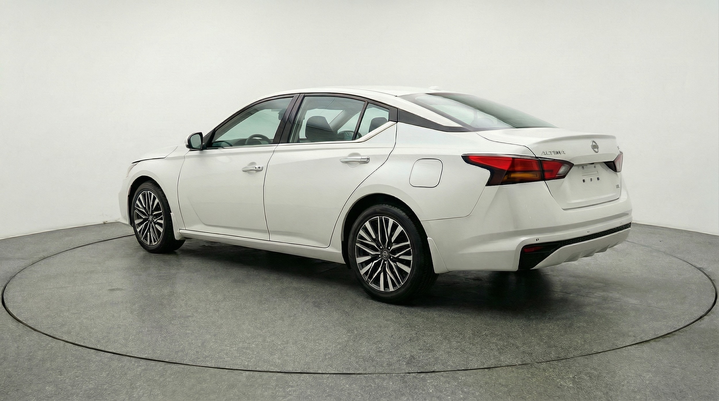 Thumbnail: 2025 Nissan Altima - 5