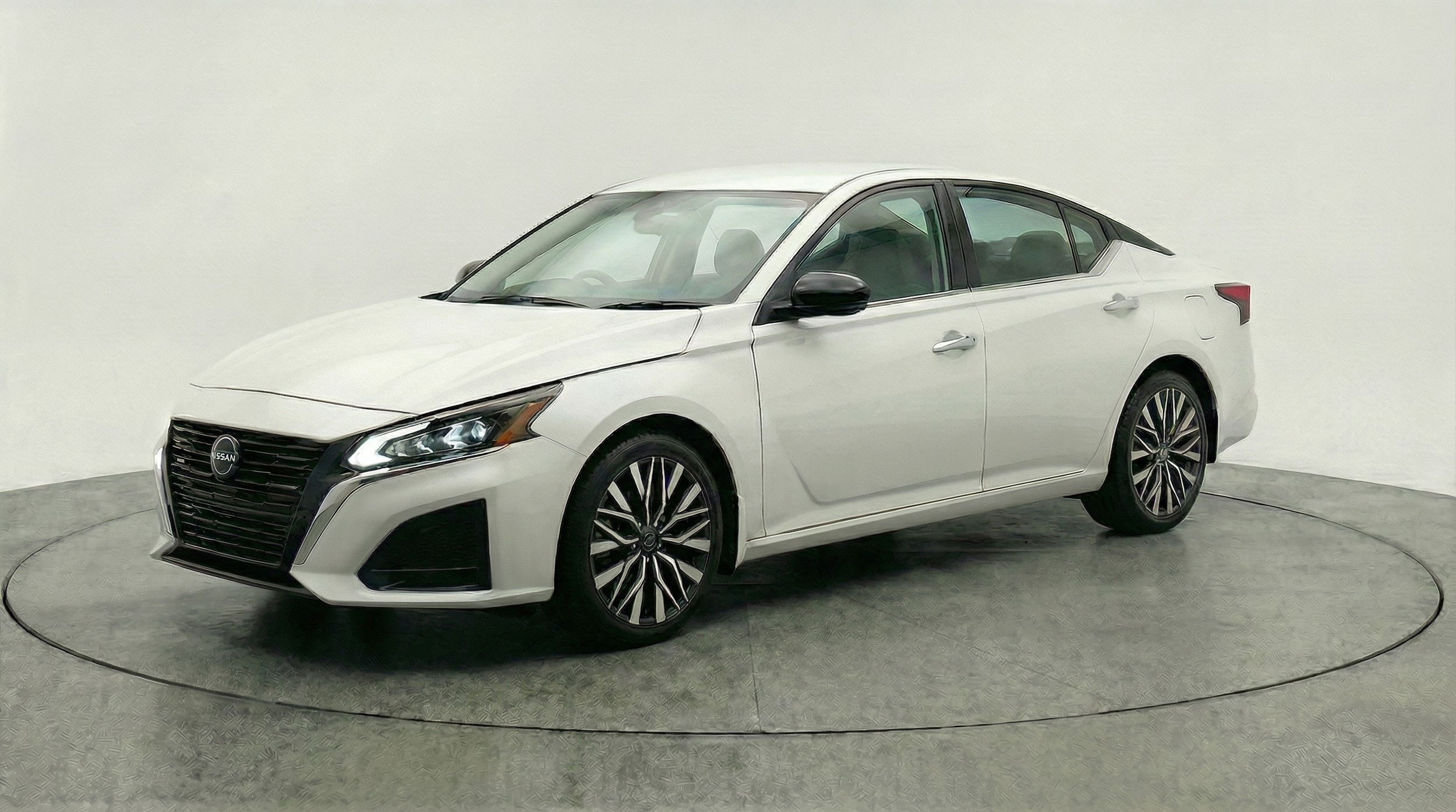 Thumbnail: 2025 Nissan Altima - 3