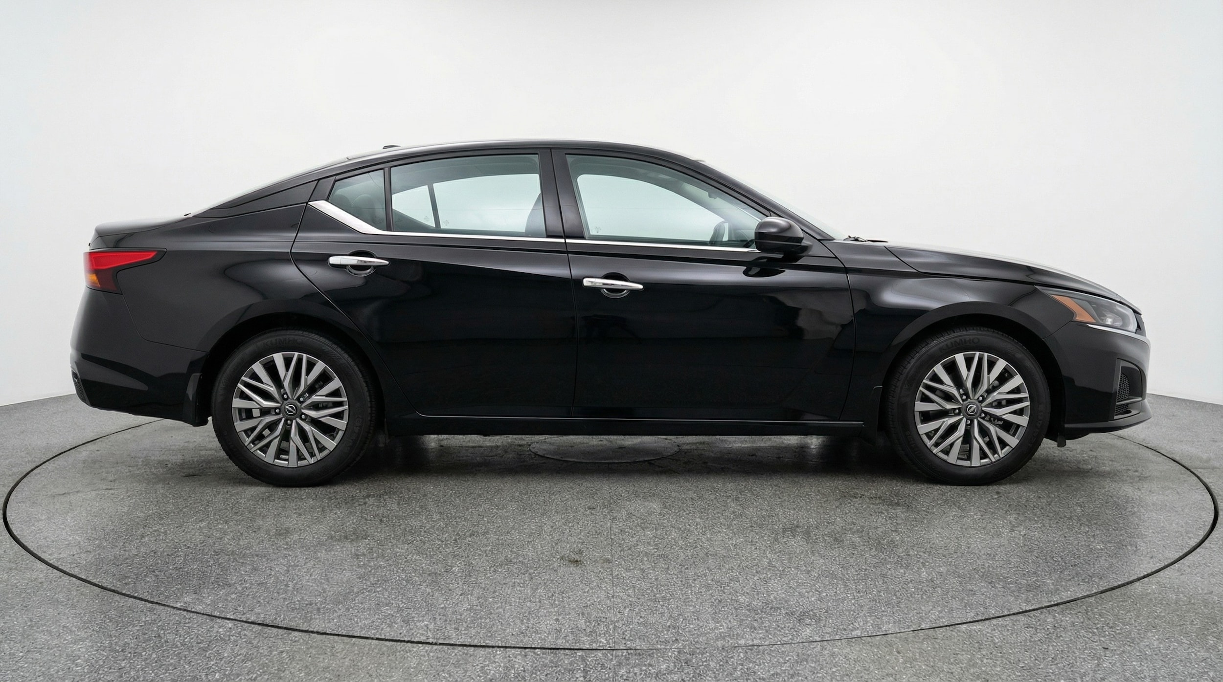 Thumbnail: 2025 Nissan Altima - 8