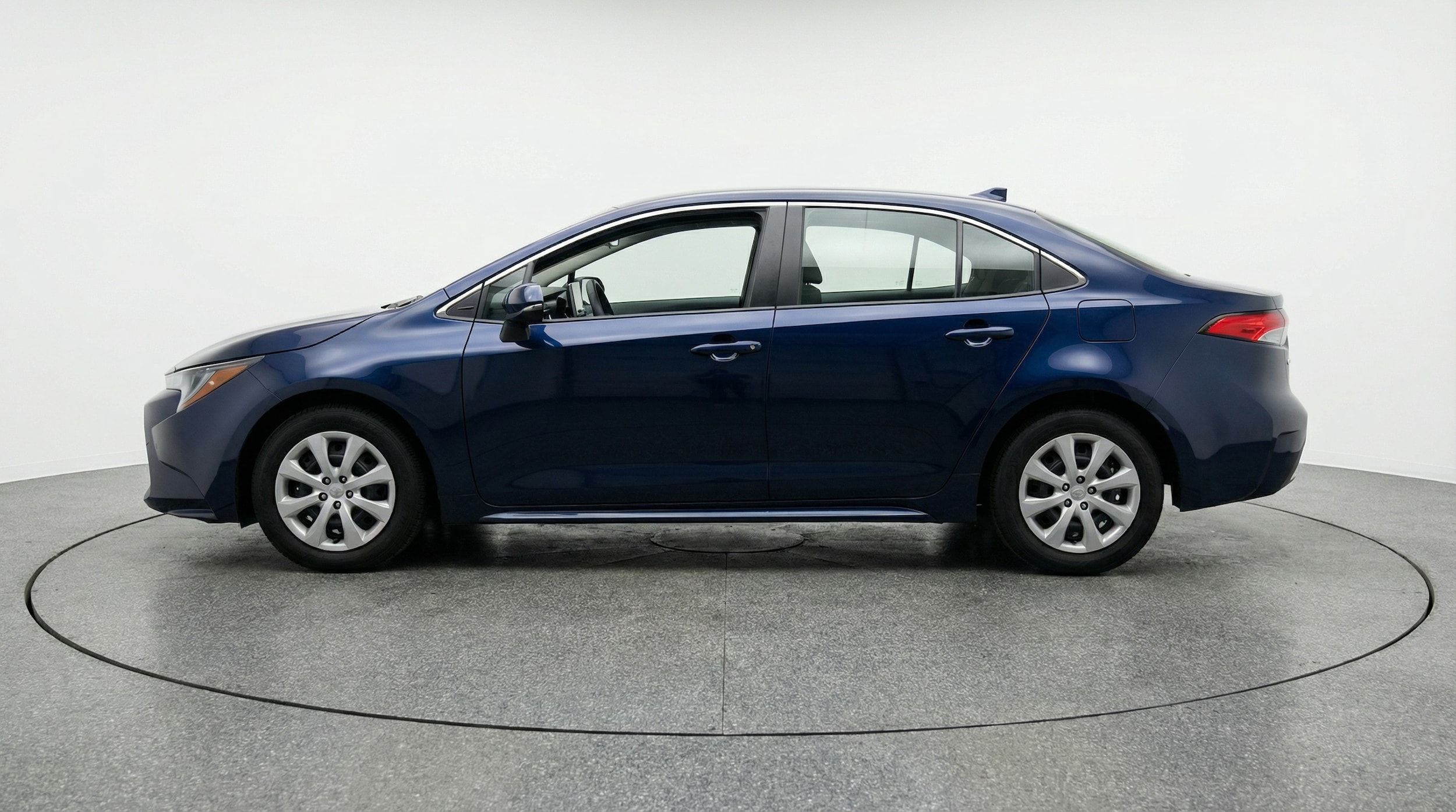 Thumbnail: 2025 Toyota Corolla - 4