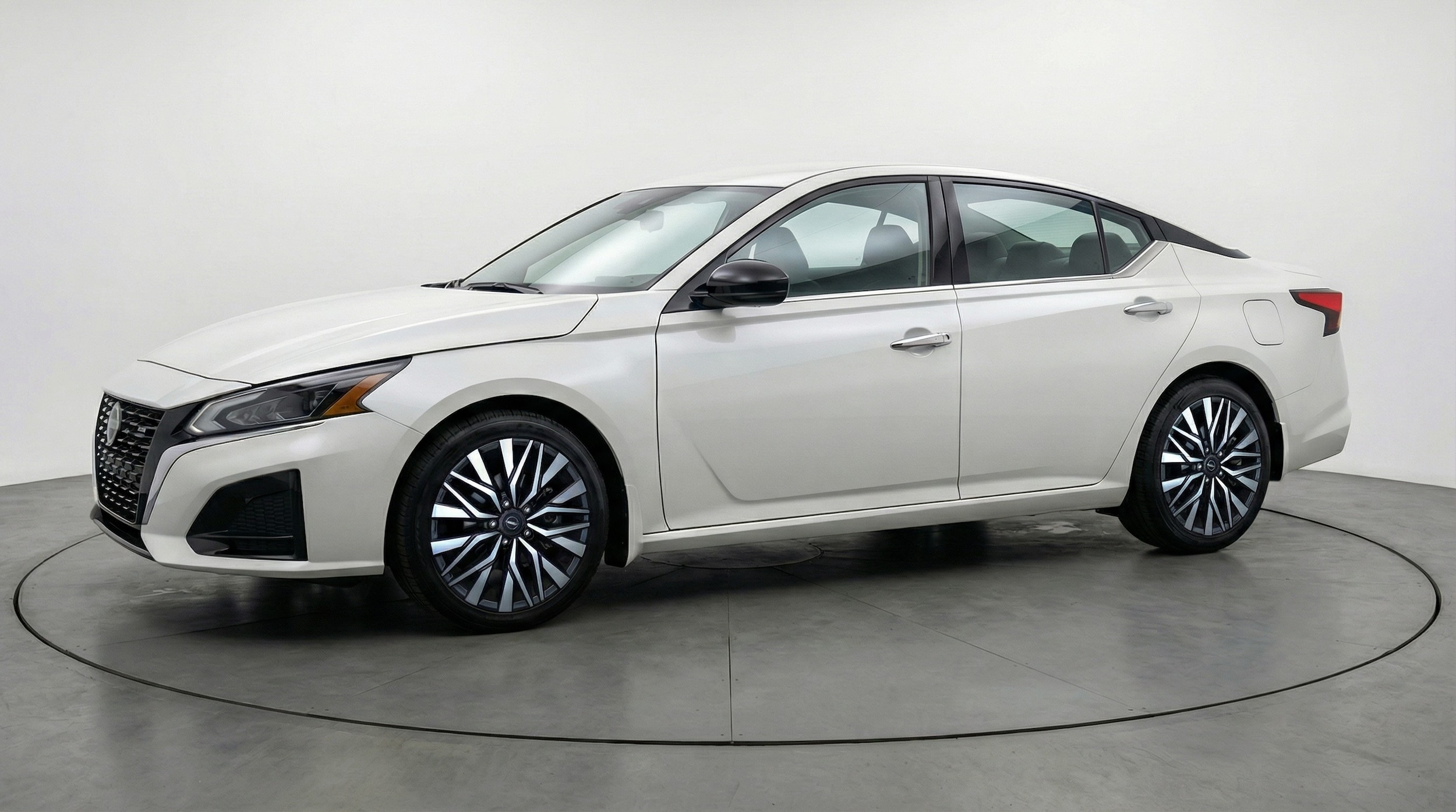 Thumbnail: 2025 Nissan Altima - 3