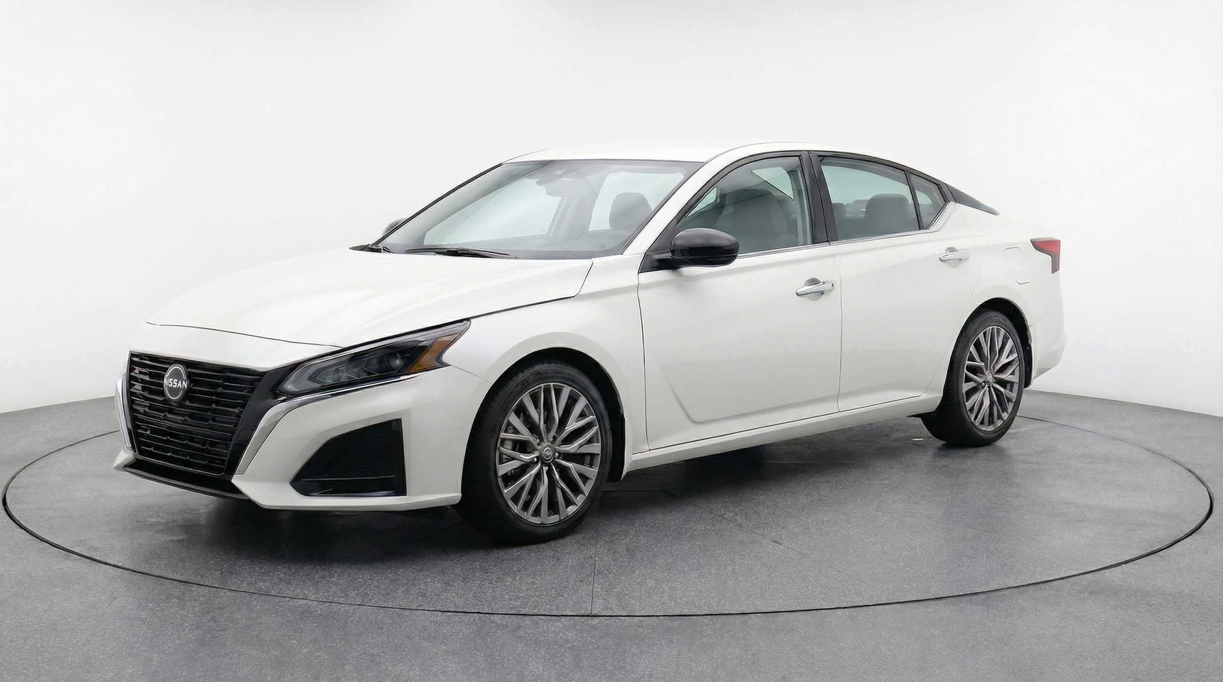 Thumbnail: 2025 Nissan Altima - 3