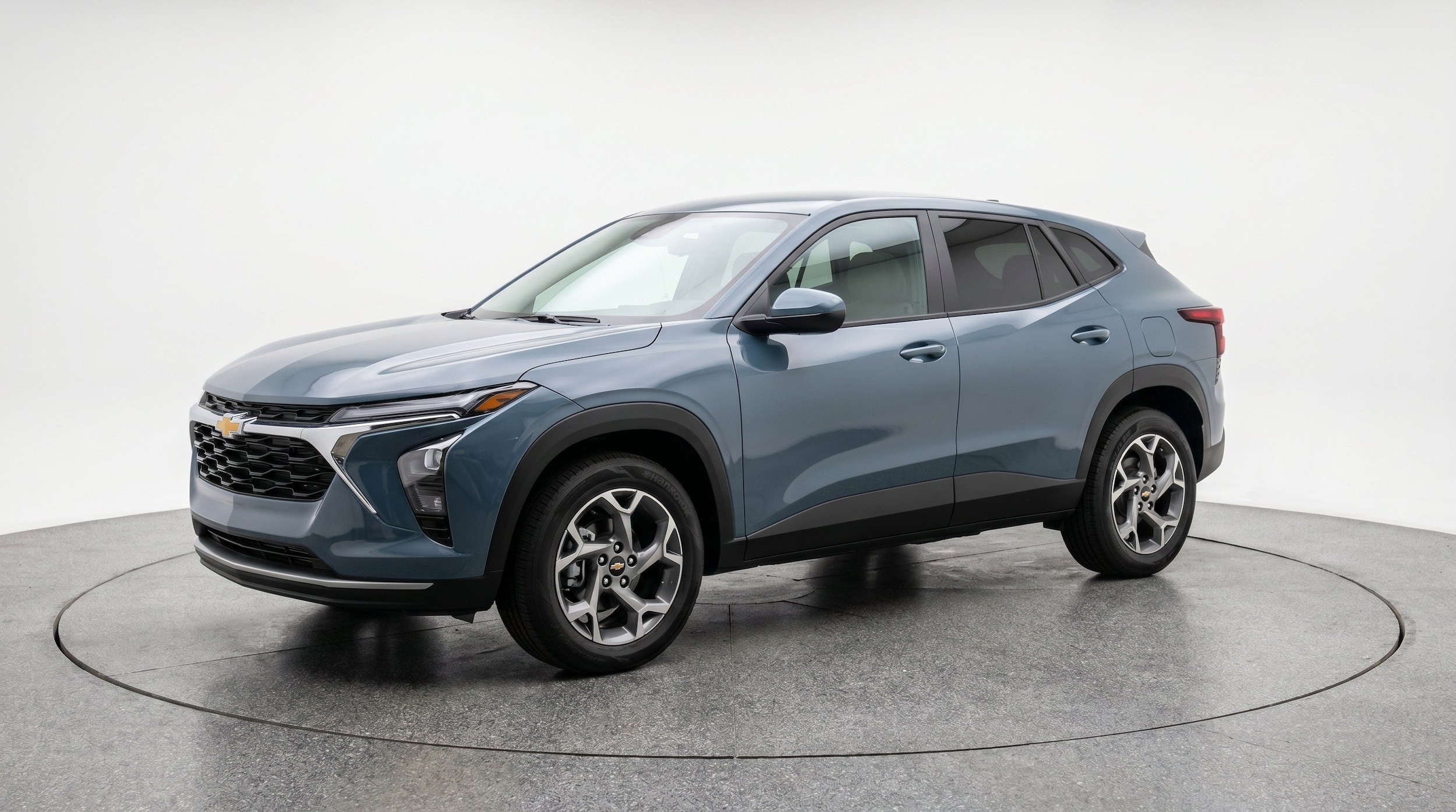 Thumbnail: 2025 Chevrolet Trax - 3