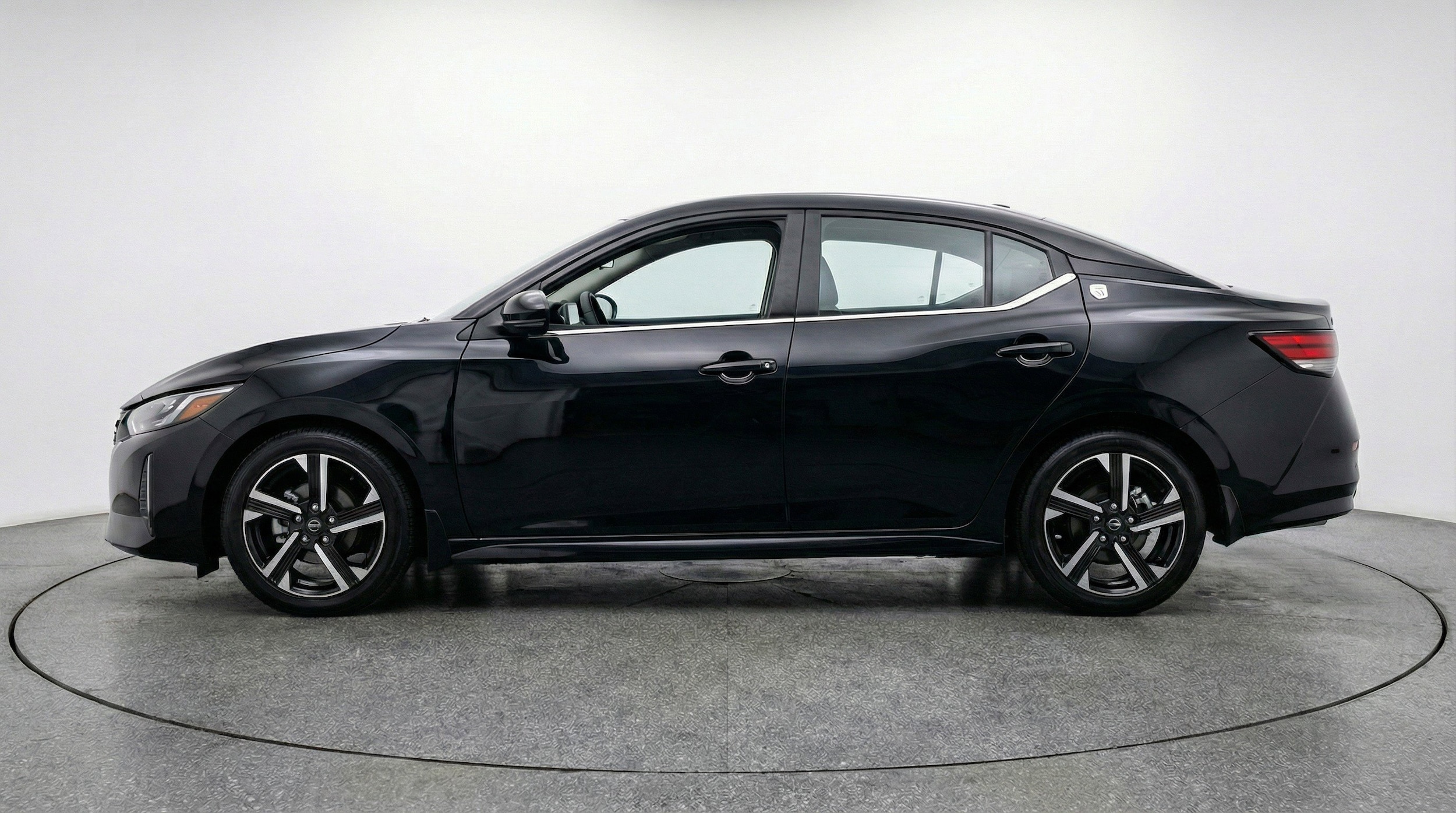 Thumbnail: 2025 Nissan Sentra - 5