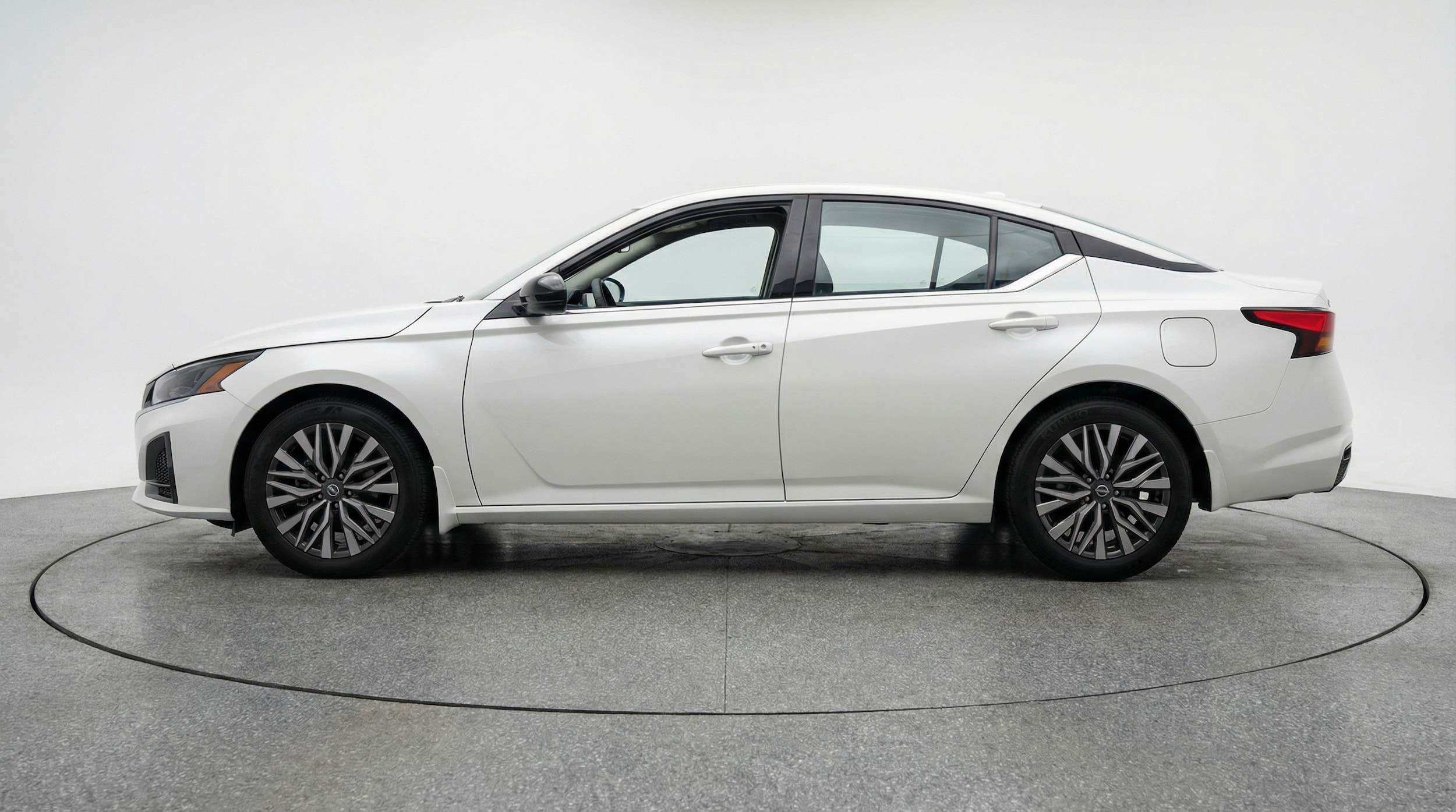 Thumbnail: 2025 Nissan Altima - 4