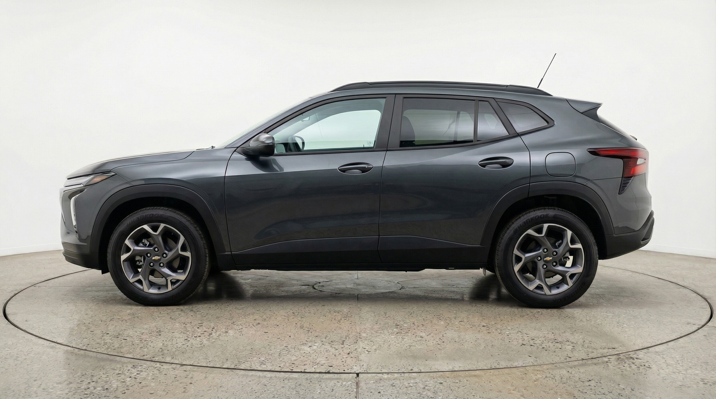 Thumbnail: 2025 Chevrolet Trax - 4