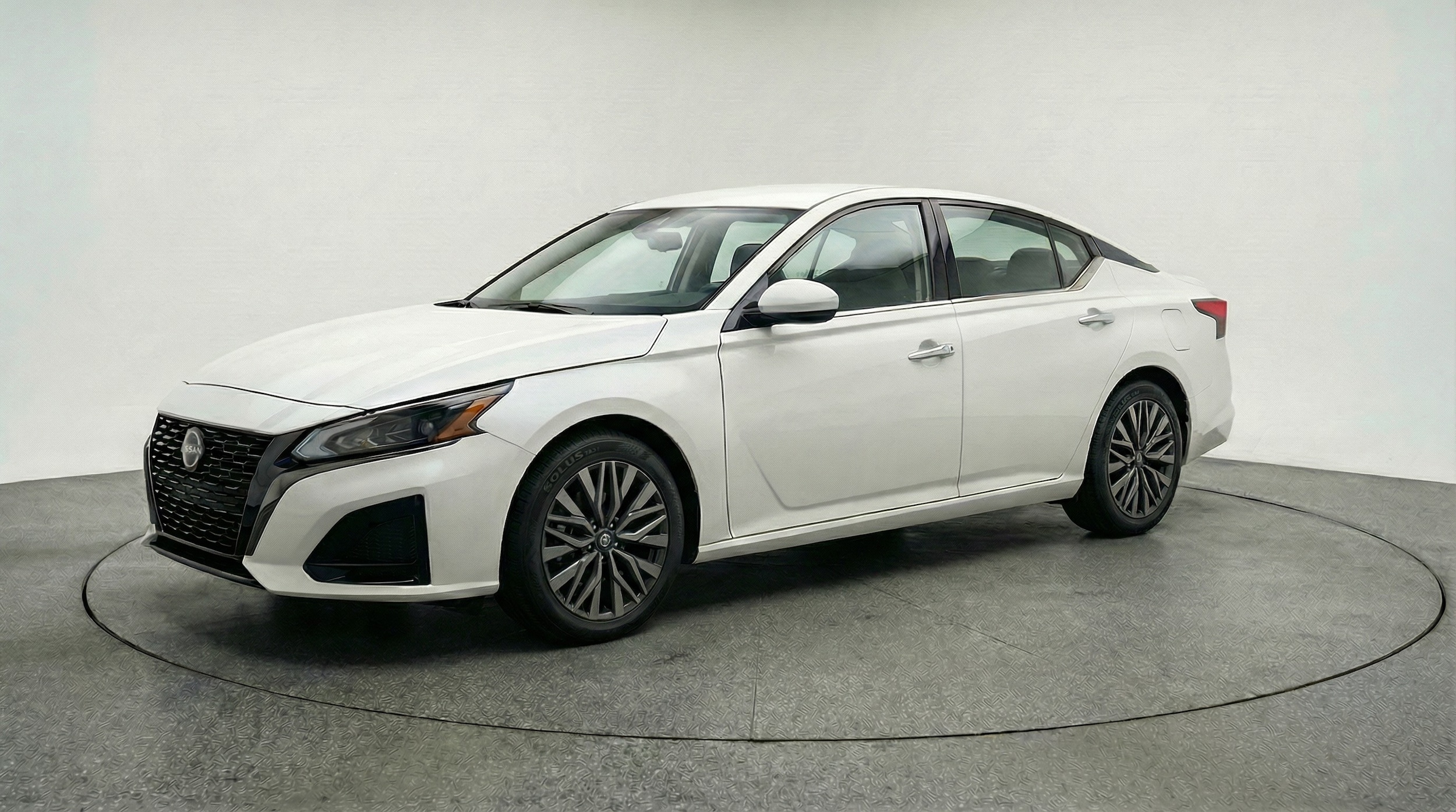 Thumbnail: 2025 Nissan Altima - 3