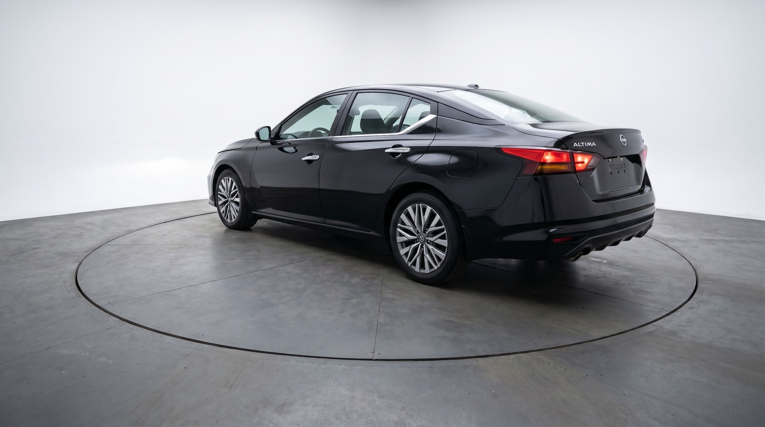 Thumbnail: 2025 Nissan Altima - 5