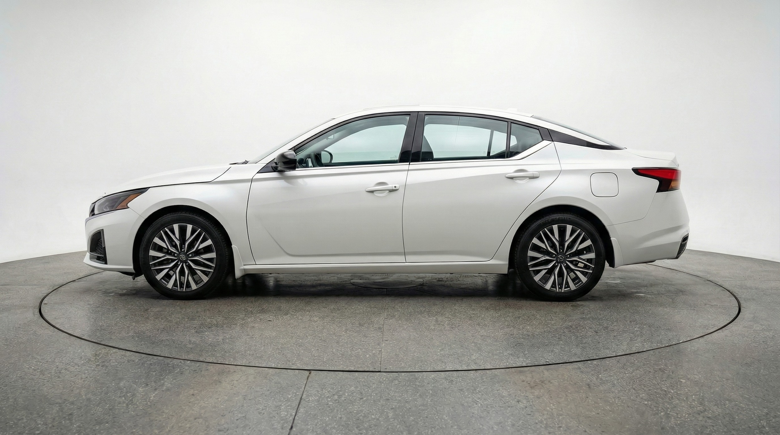 Thumbnail: 2025 Nissan Altima - 4