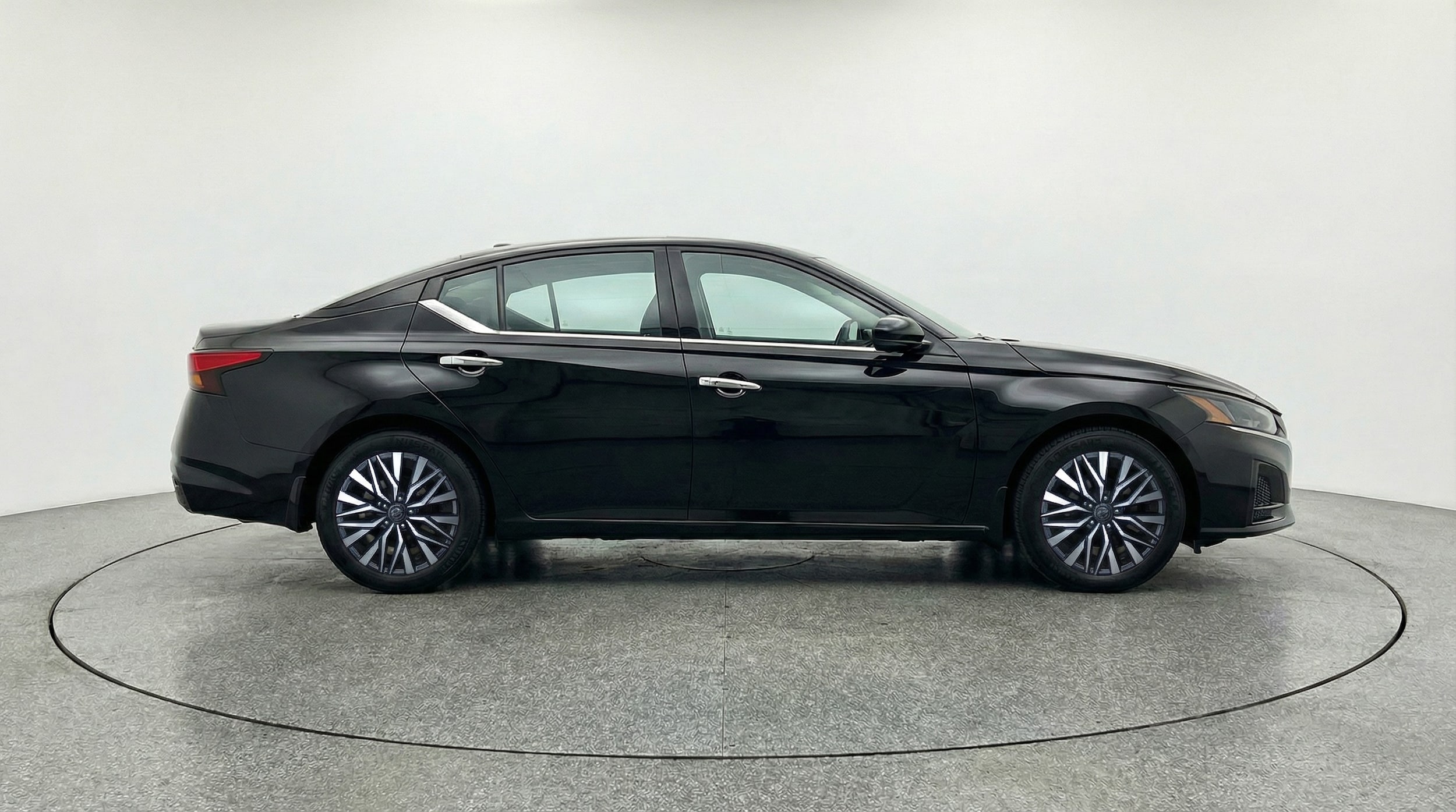 Thumbnail: 2025 Nissan Altima - 8