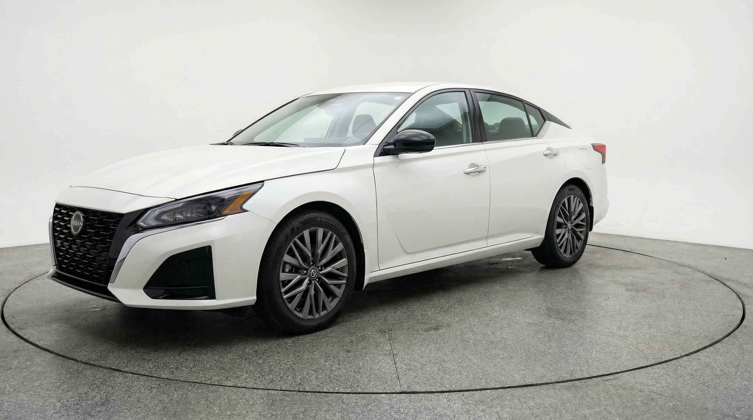 Thumbnail: 2025 Nissan Altima - 3