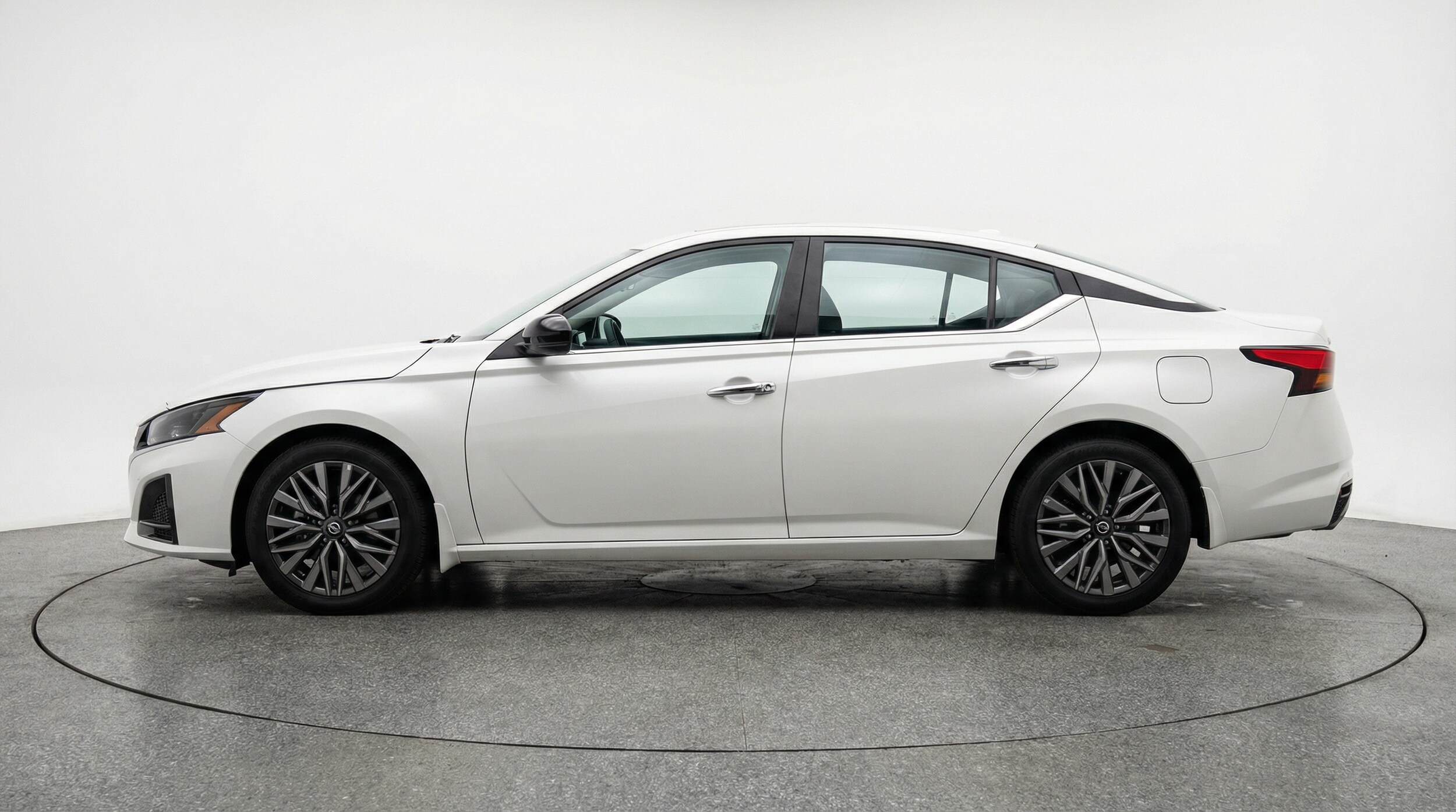 Thumbnail: 2025 Nissan Altima - 4