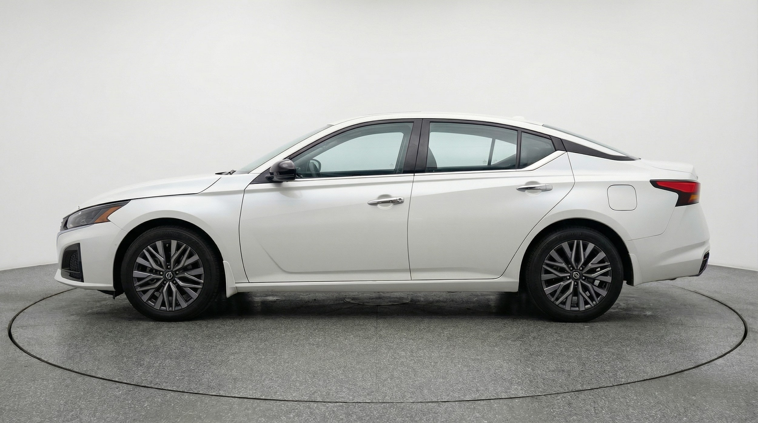 Thumbnail: 2025 Nissan Altima - 4