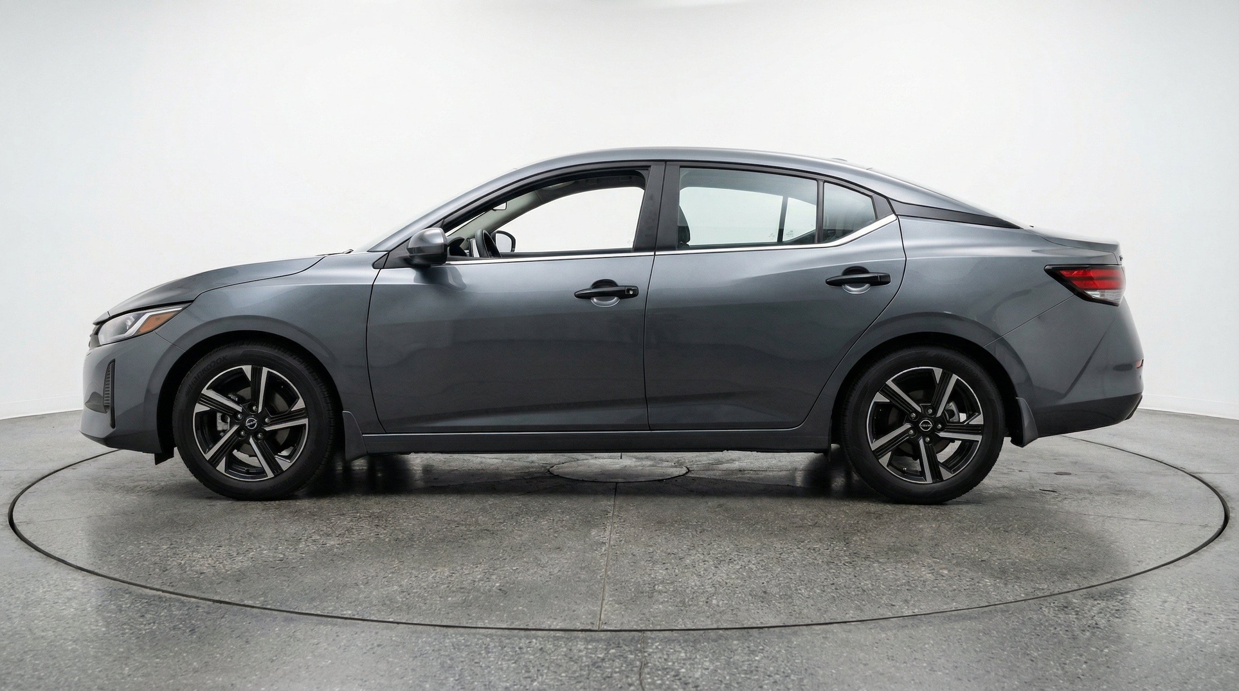 Thumbnail: 2025 Nissan Sentra - 5