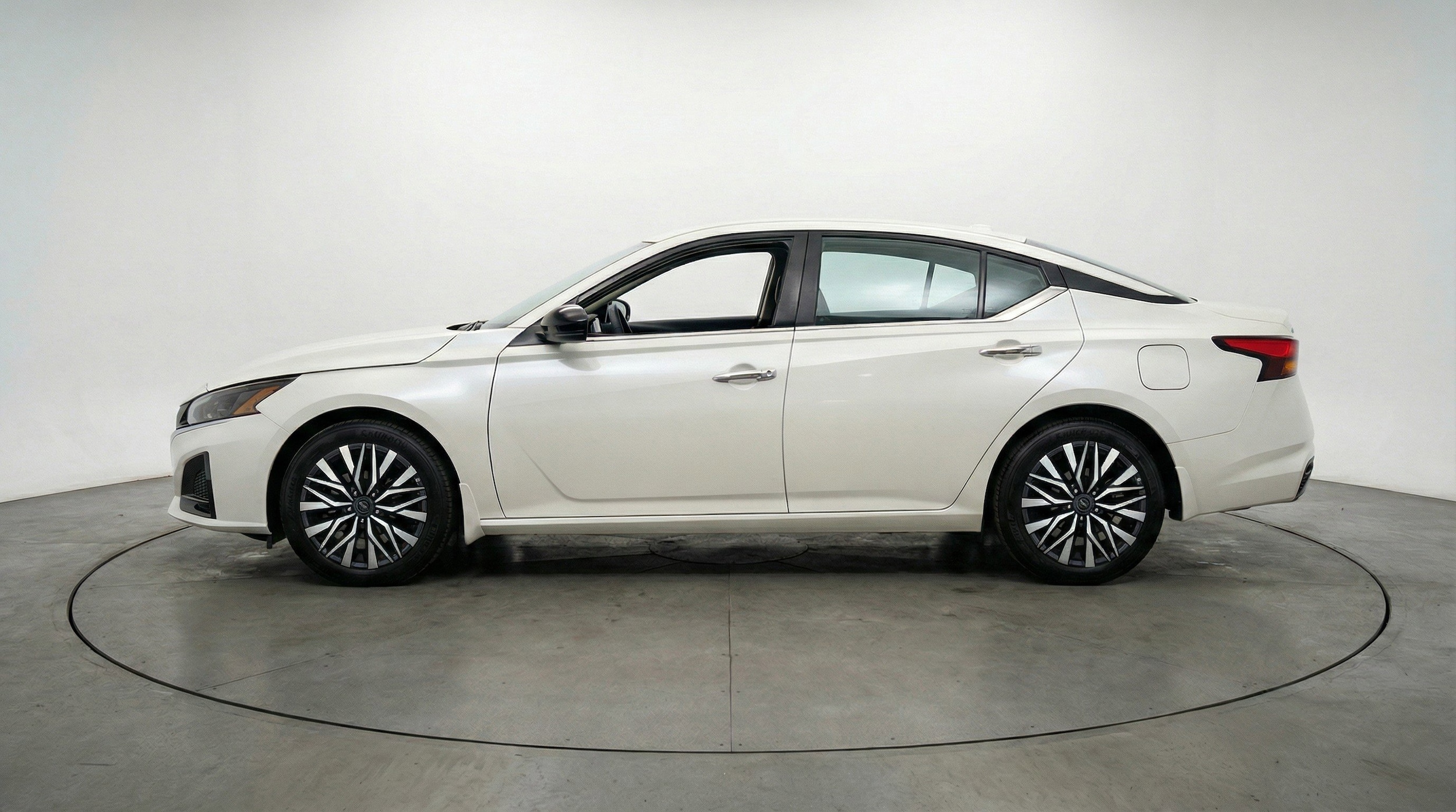 Thumbnail: 2025 Nissan Altima - 5