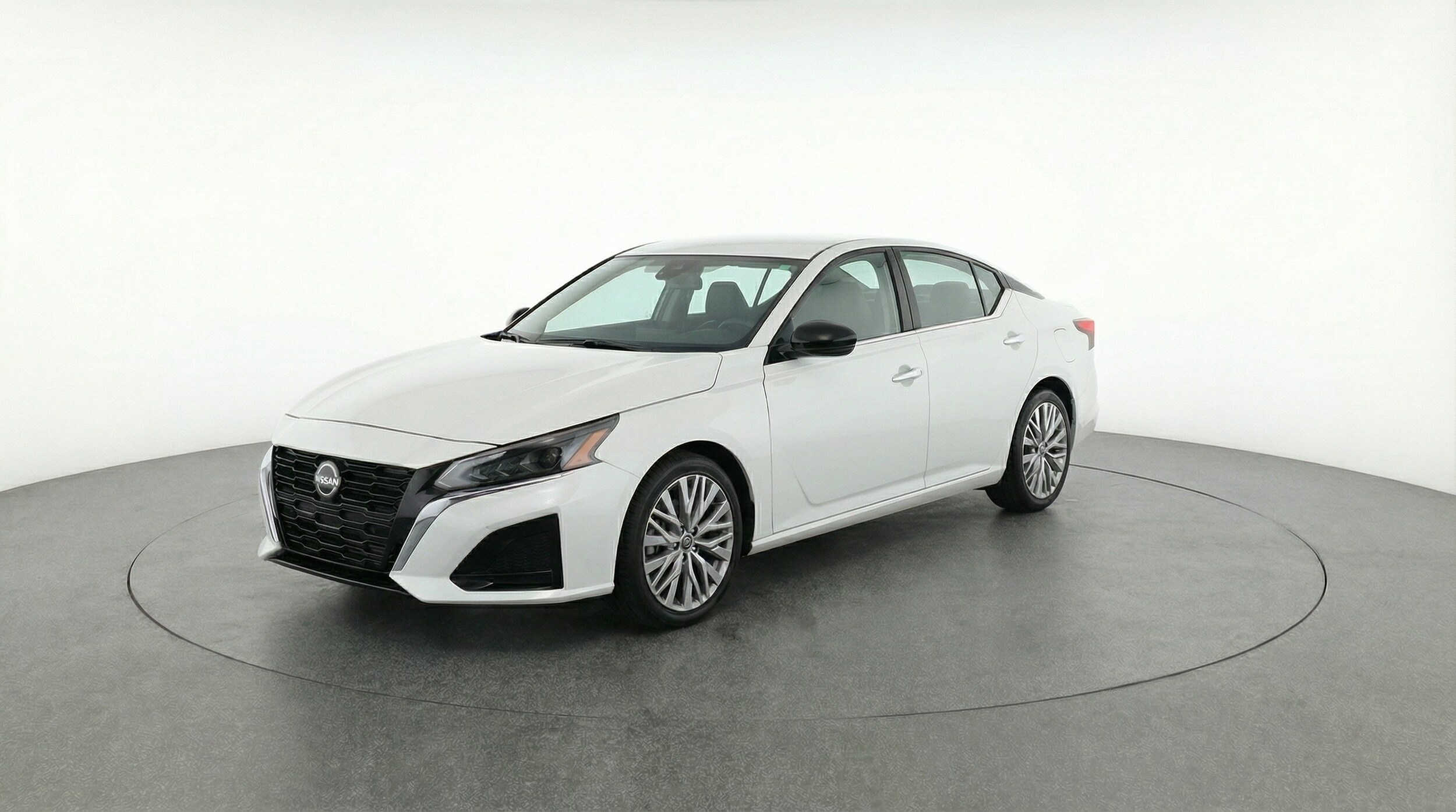 Thumbnail: 2025 Nissan Altima - 3