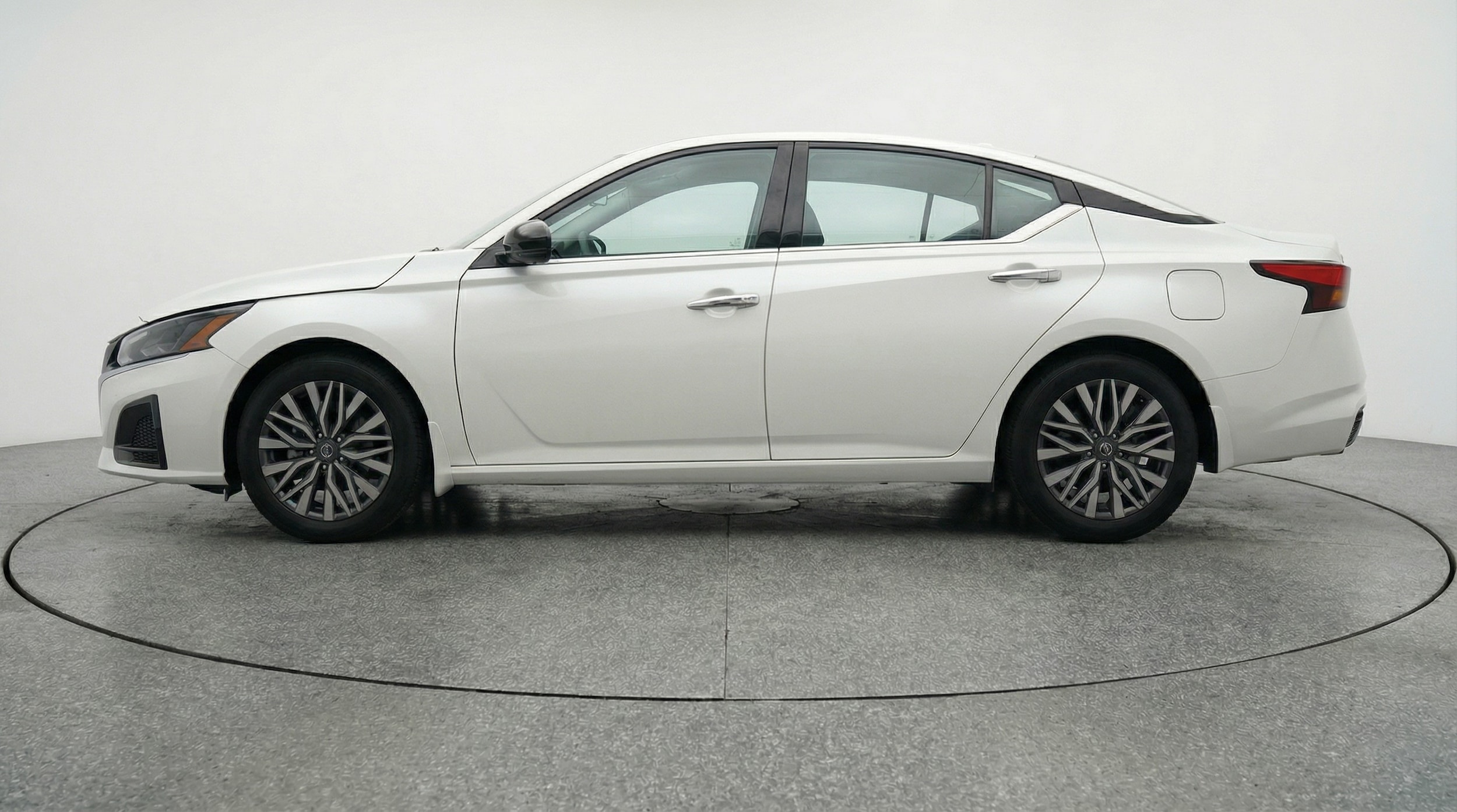 Thumbnail: 2025 Nissan Altima - 4