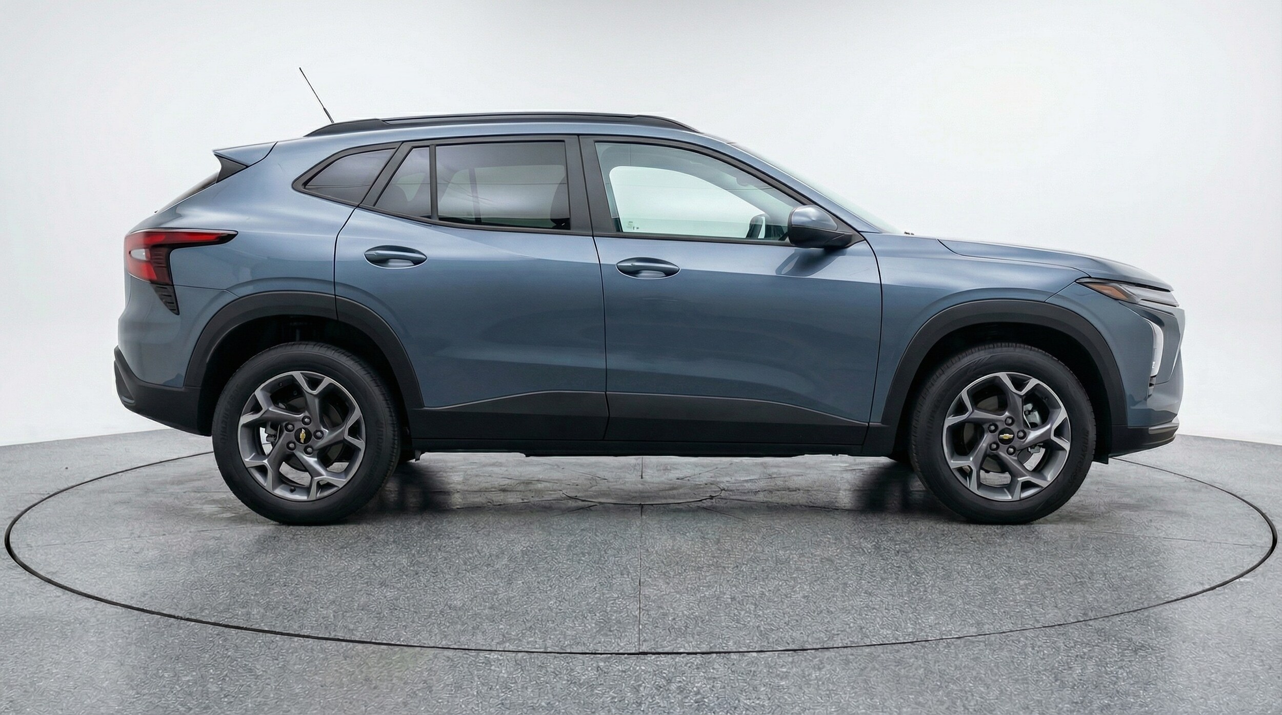 Thumbnail: 2025 Chevrolet Trax - 8