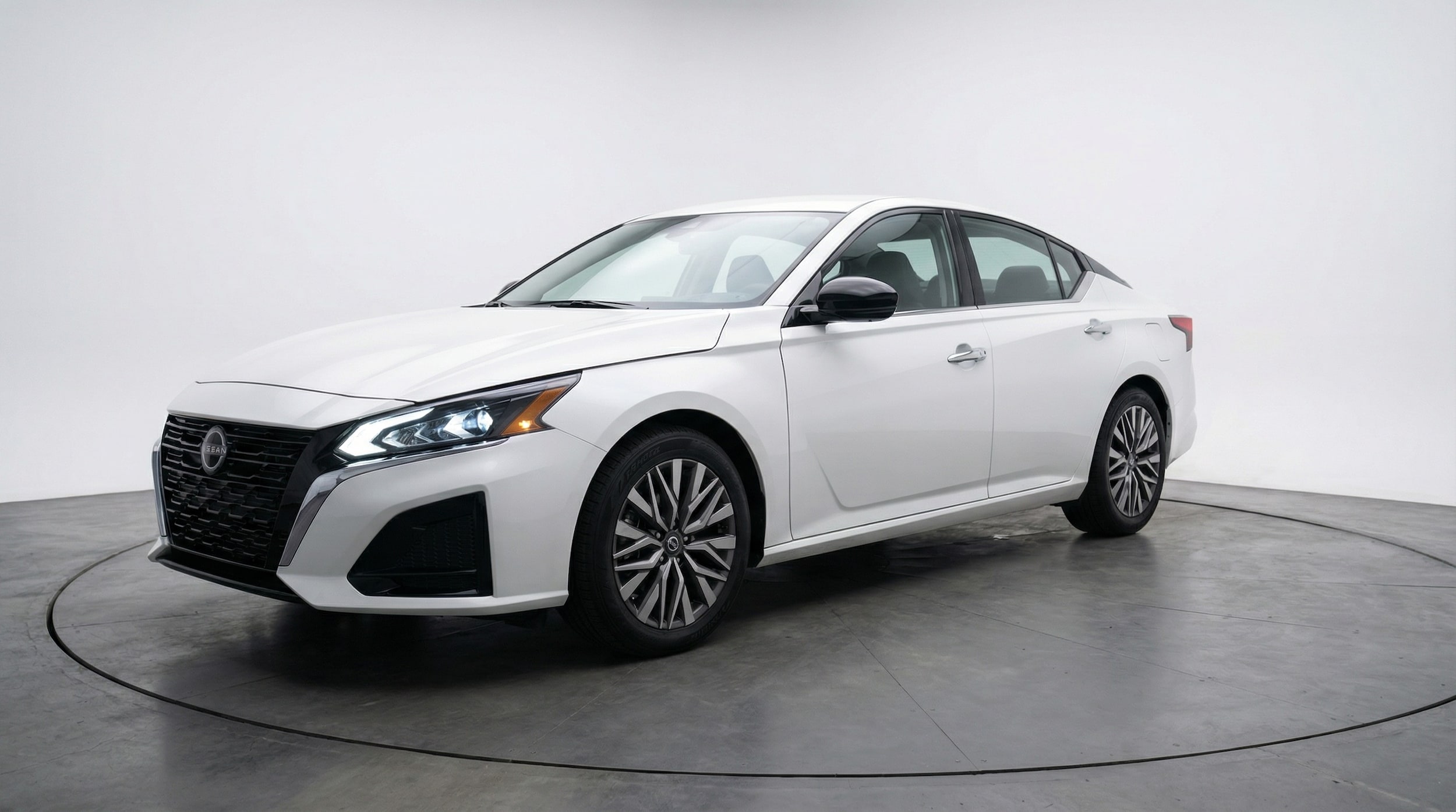 Thumbnail: 2025 Nissan Altima - 3