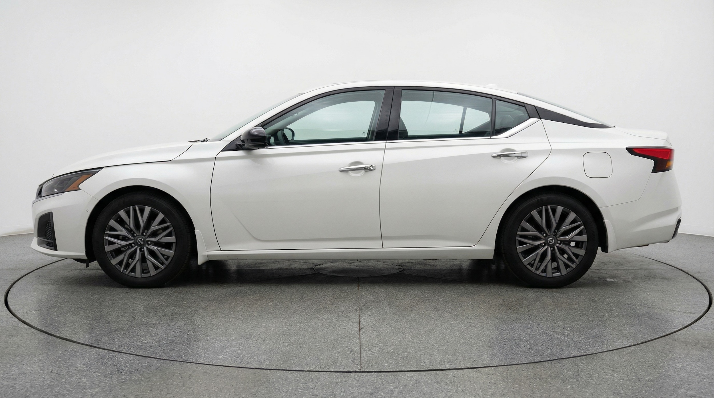 Thumbnail: 2025 Nissan Altima - 4