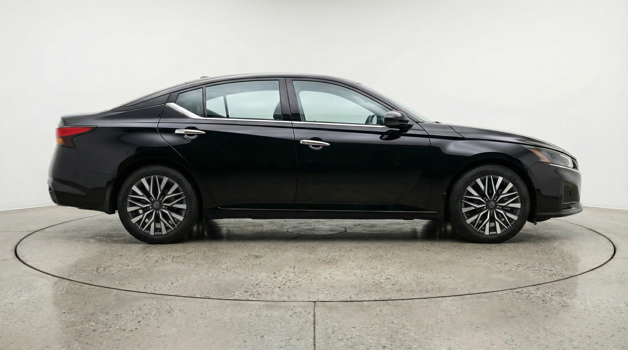 Thumbnail: 2025 Nissan Altima - 8