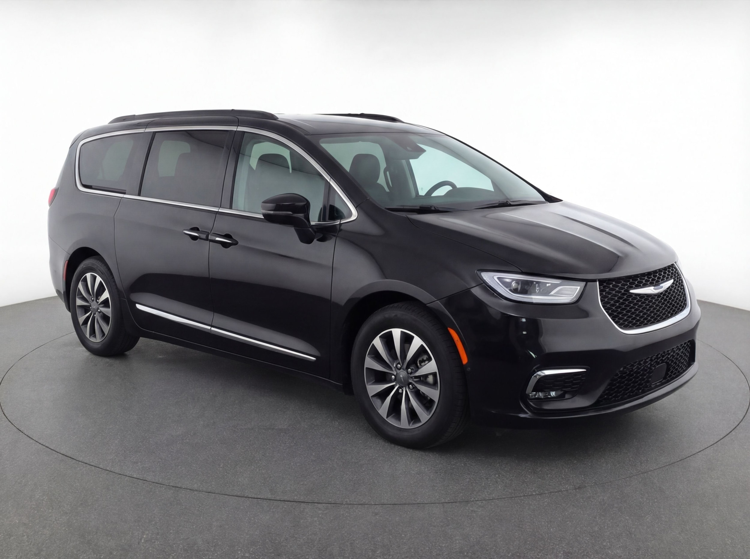 Thumbnail: 2023 Chrysler Pacifica - 1