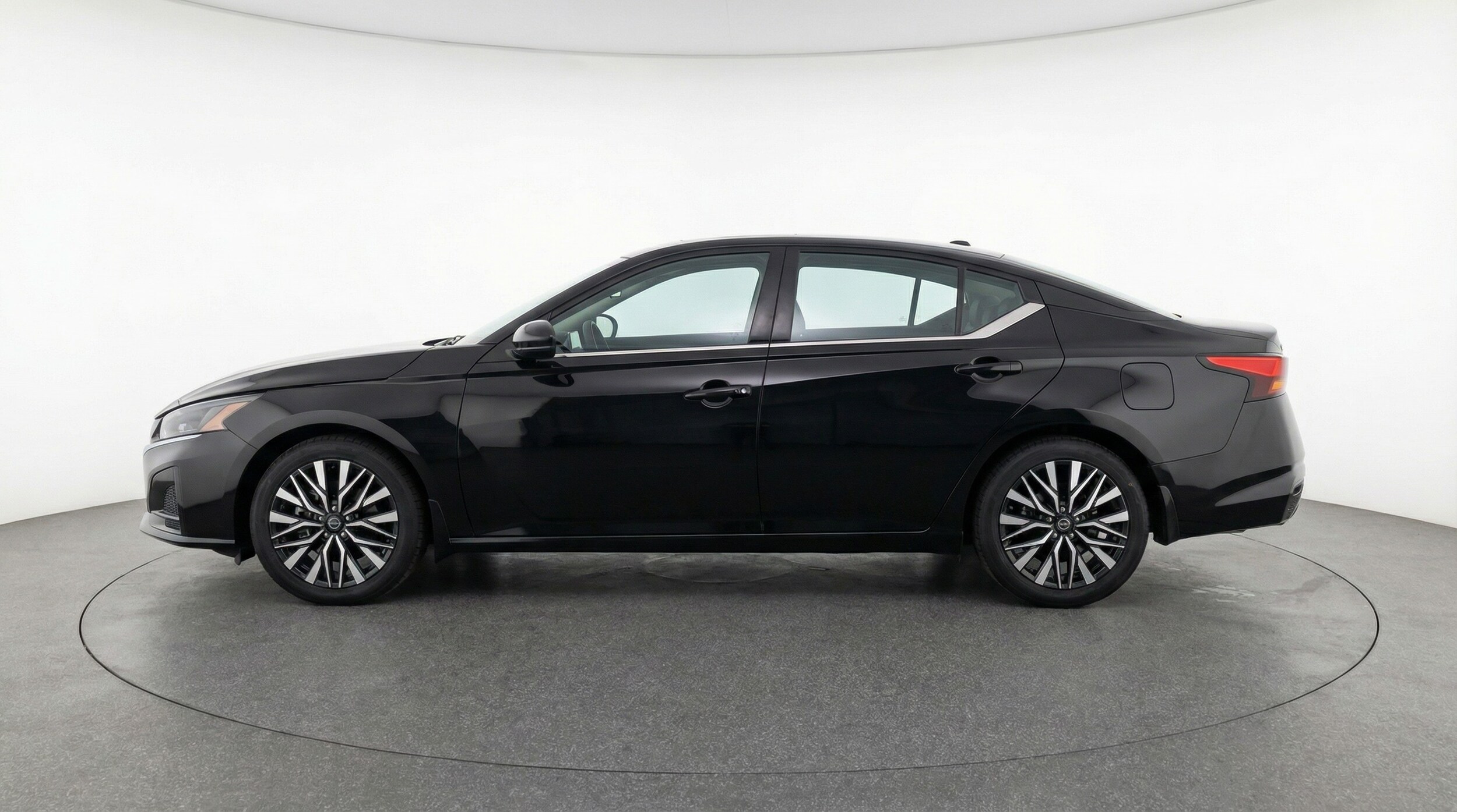 Thumbnail: 2025 Nissan Altima - 4