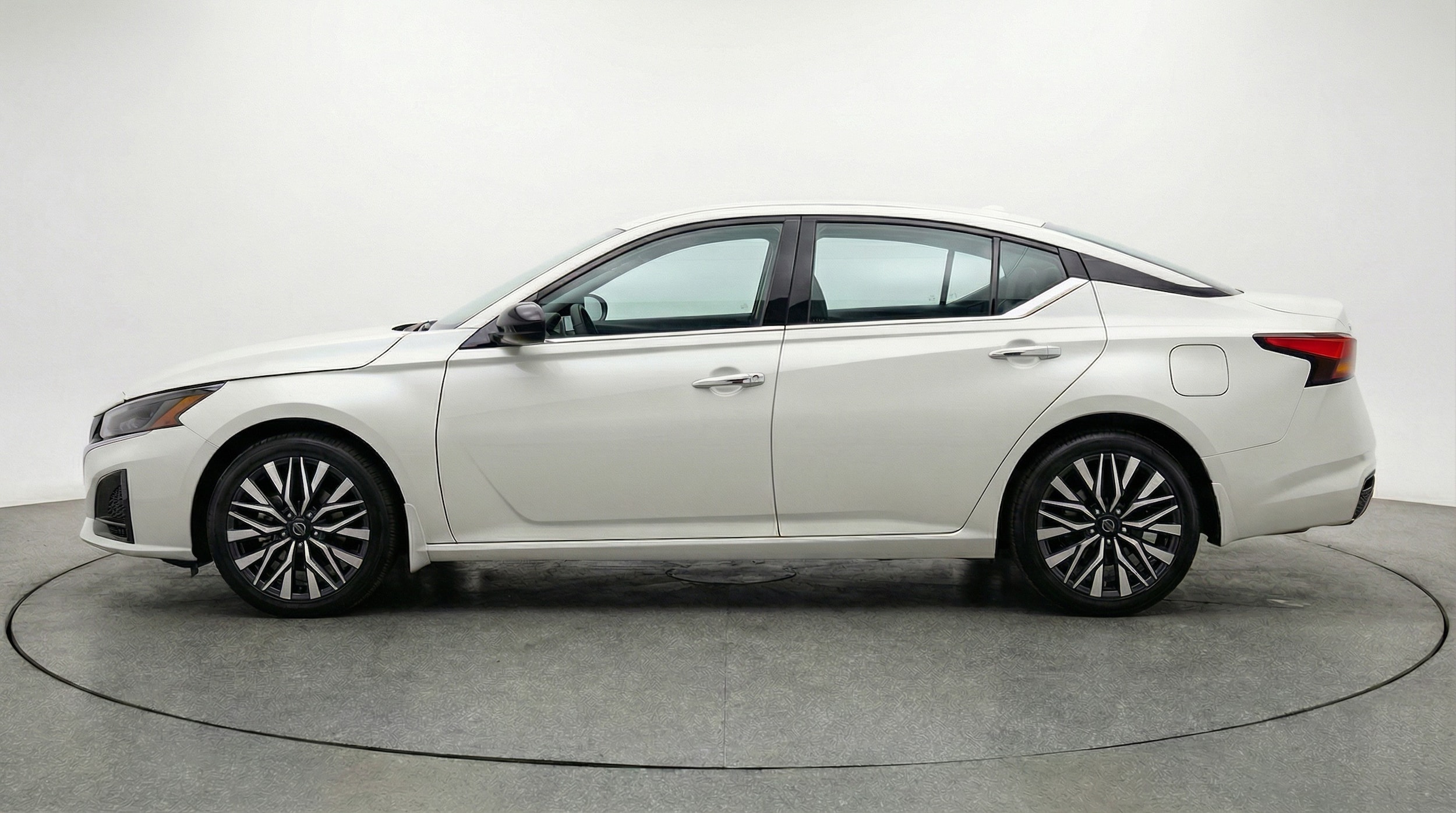 Thumbnail: 2025 Nissan Altima - 4