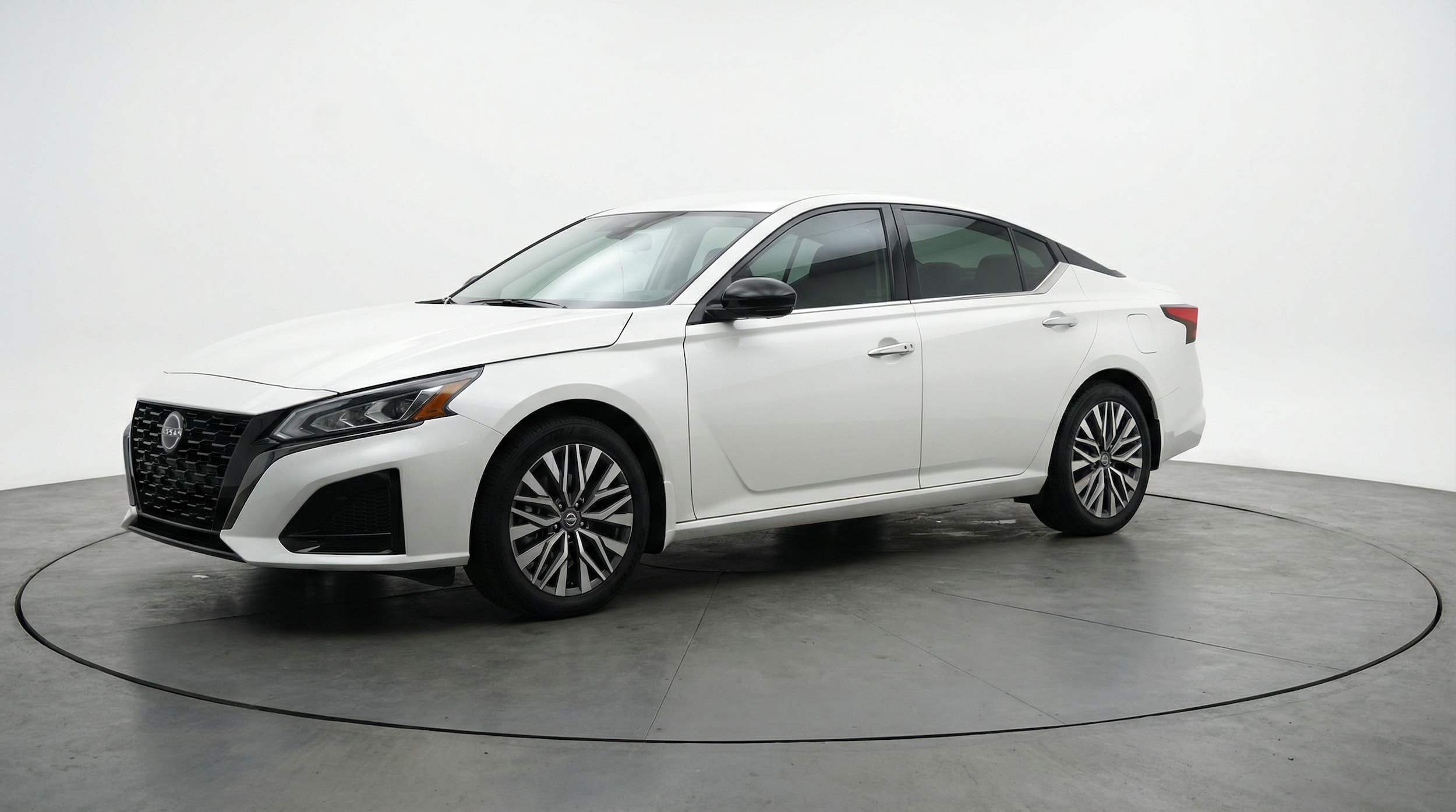 Thumbnail: 2025 Nissan Altima - 3