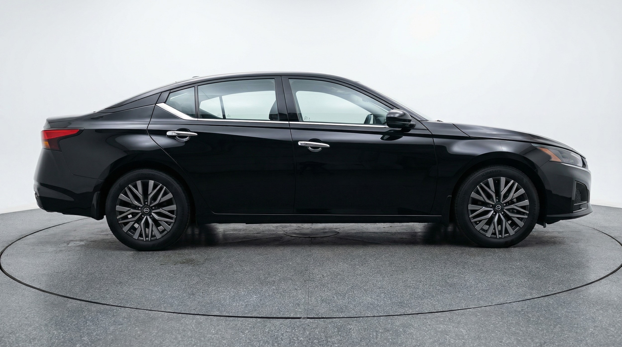 Thumbnail: 2025 Nissan Altima - 8