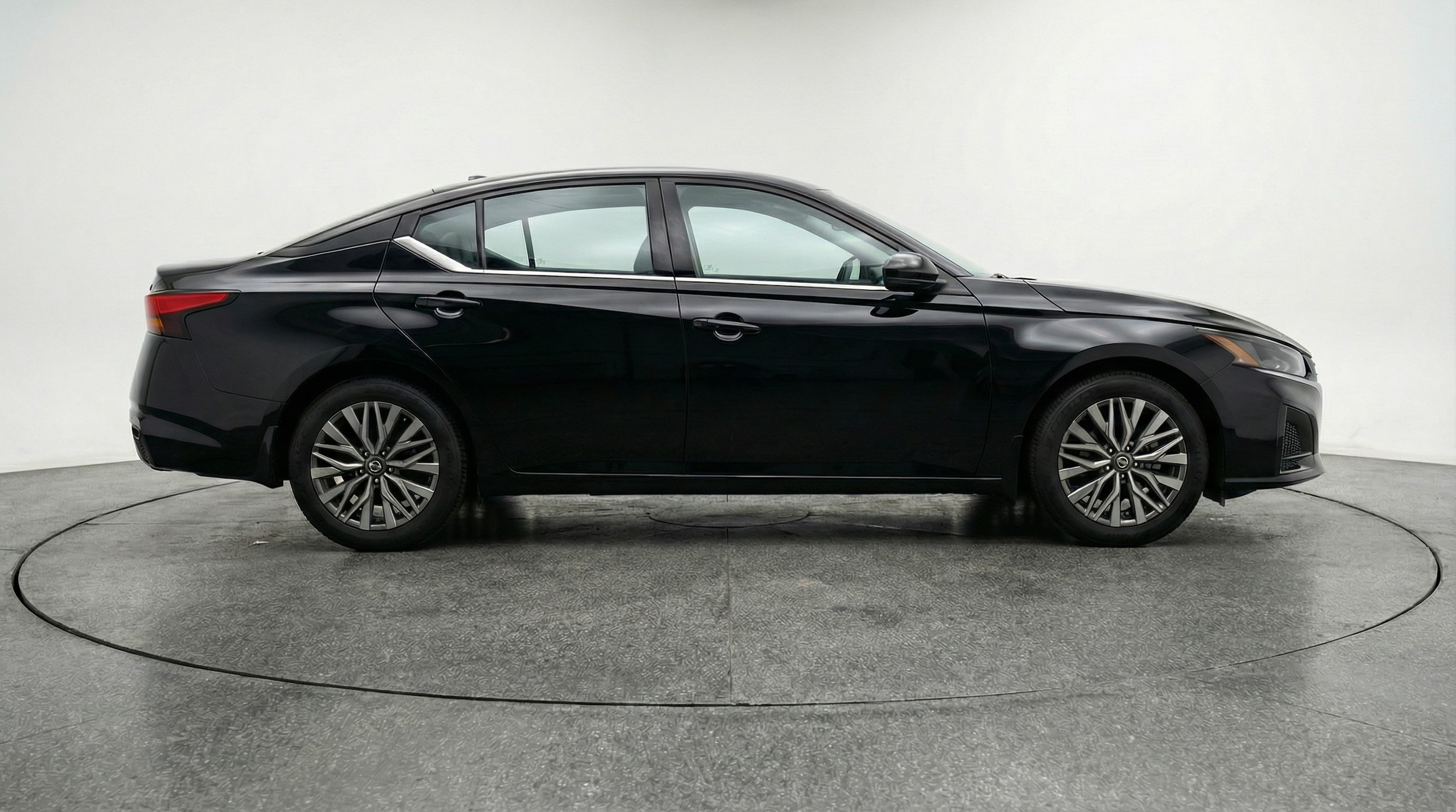 Thumbnail: 2025 Nissan Altima - 8