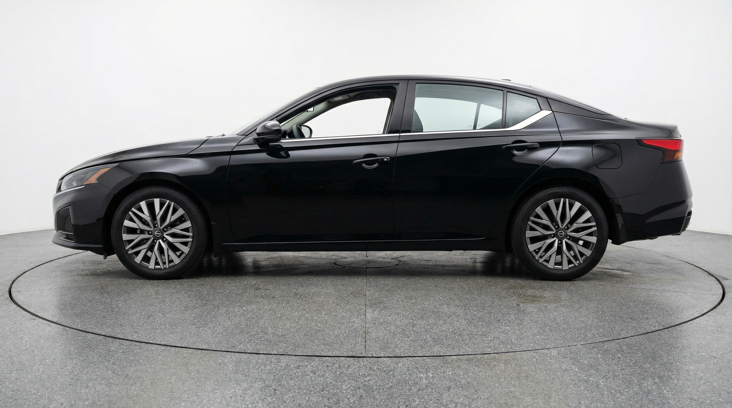 Thumbnail: 2025 Nissan Altima - 4