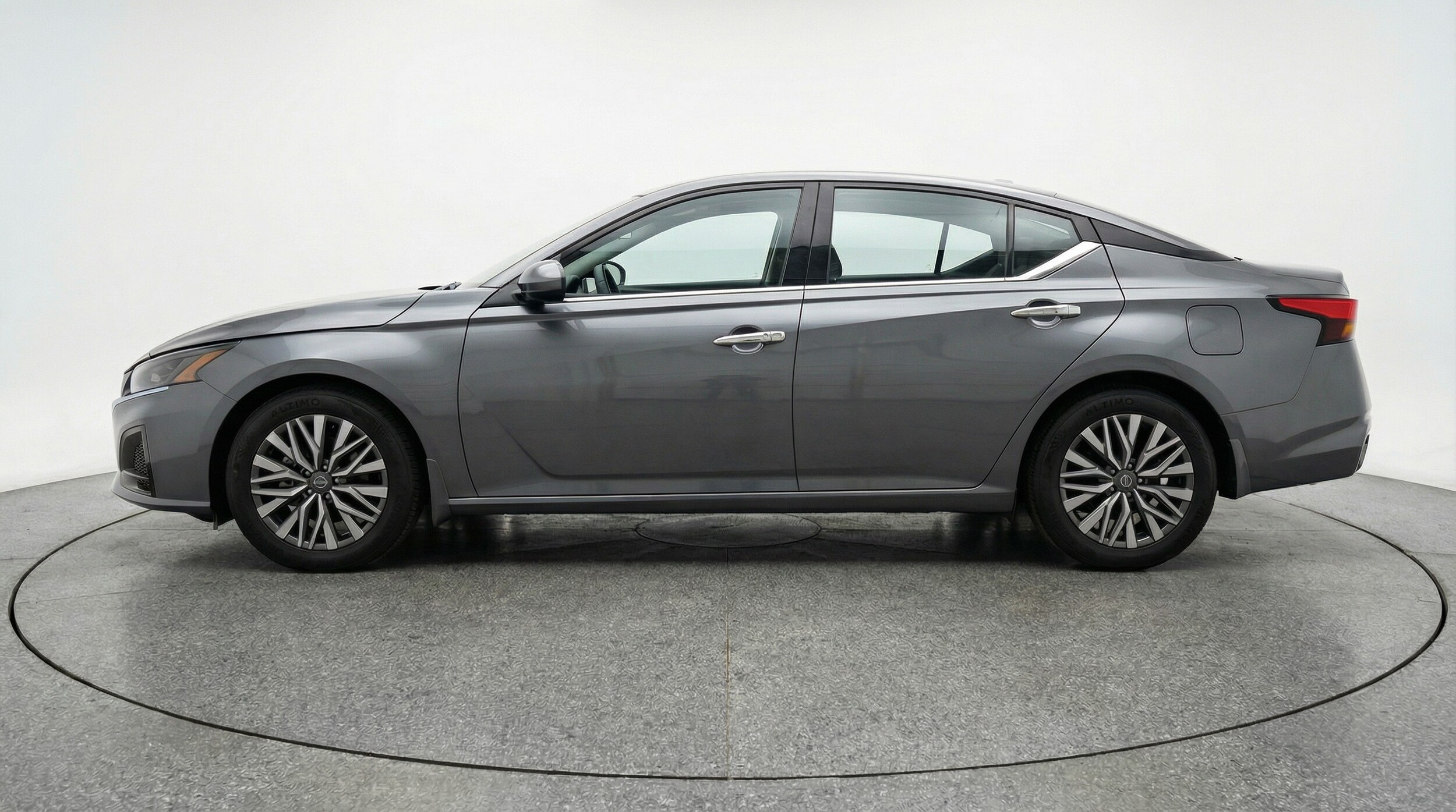 Thumbnail: 2025 Nissan Altima - 4