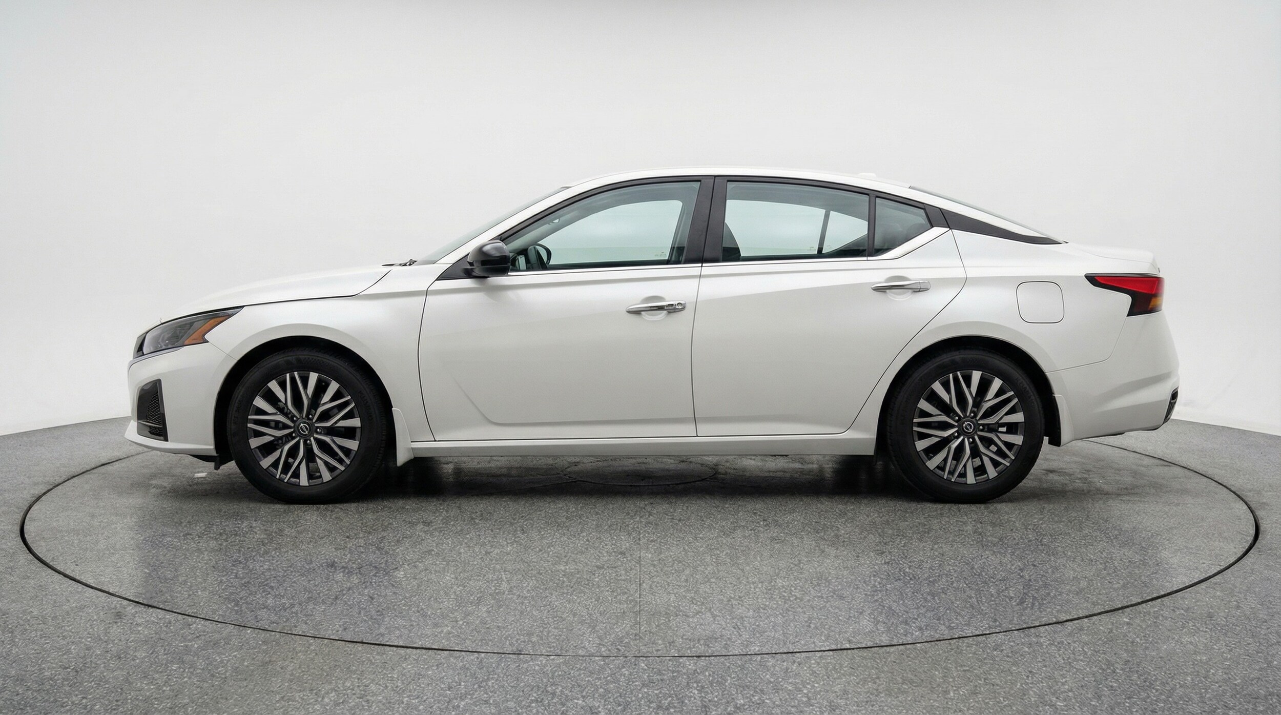 Thumbnail: 2025 Nissan Altima - 4