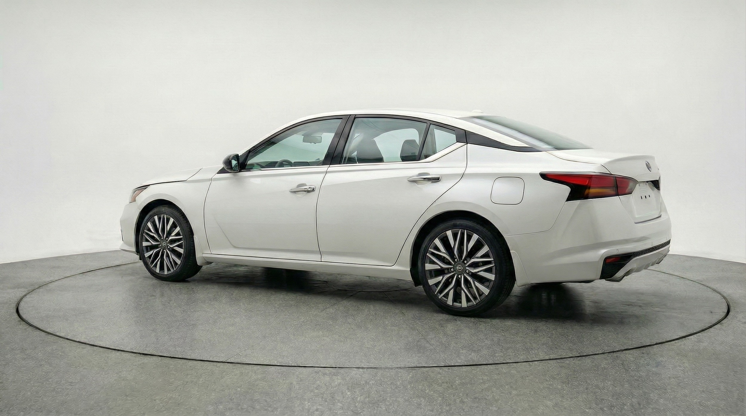 Thumbnail: 2025 Nissan Altima - 5