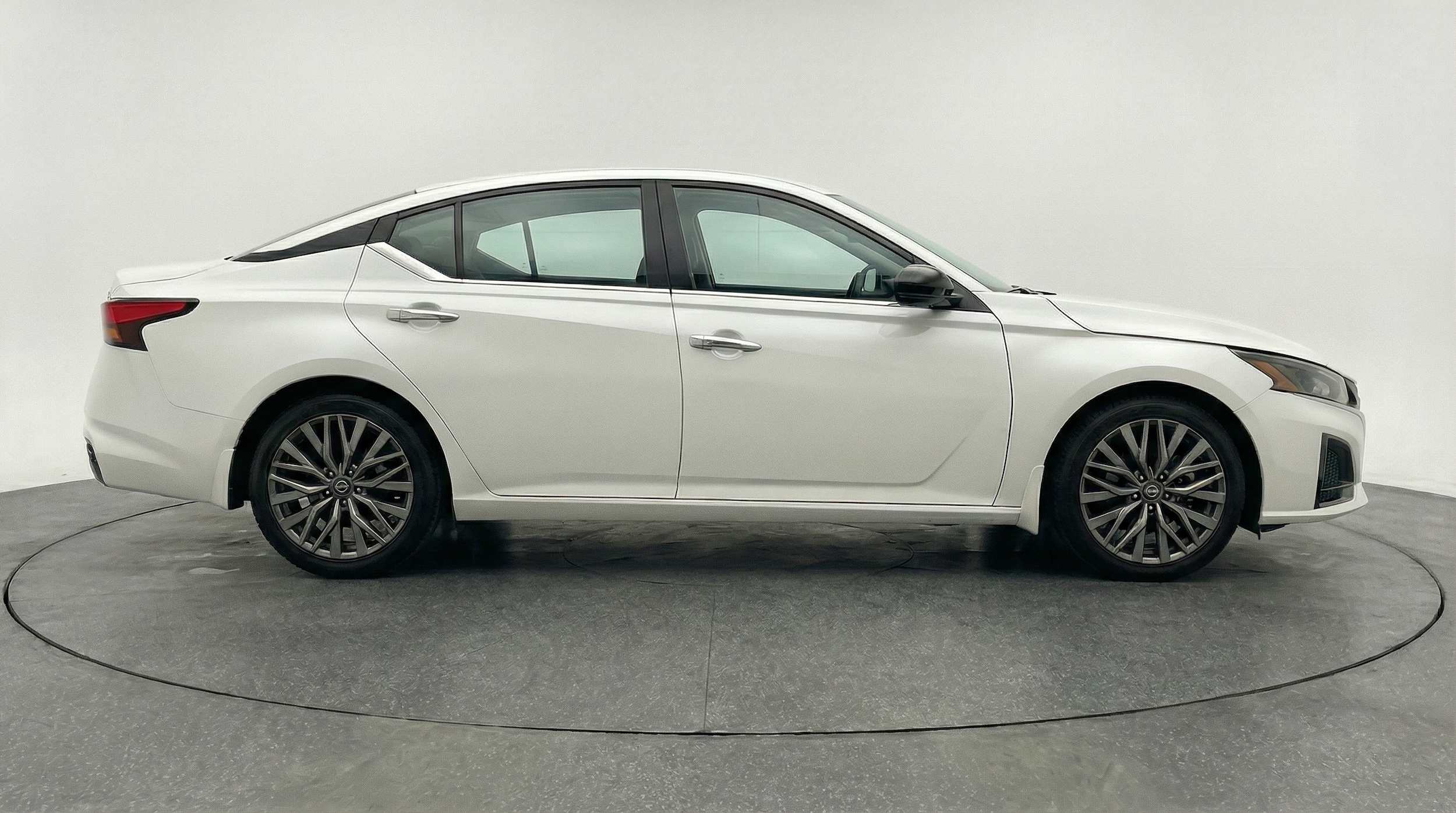 Thumbnail: 2025 Nissan Altima - 8