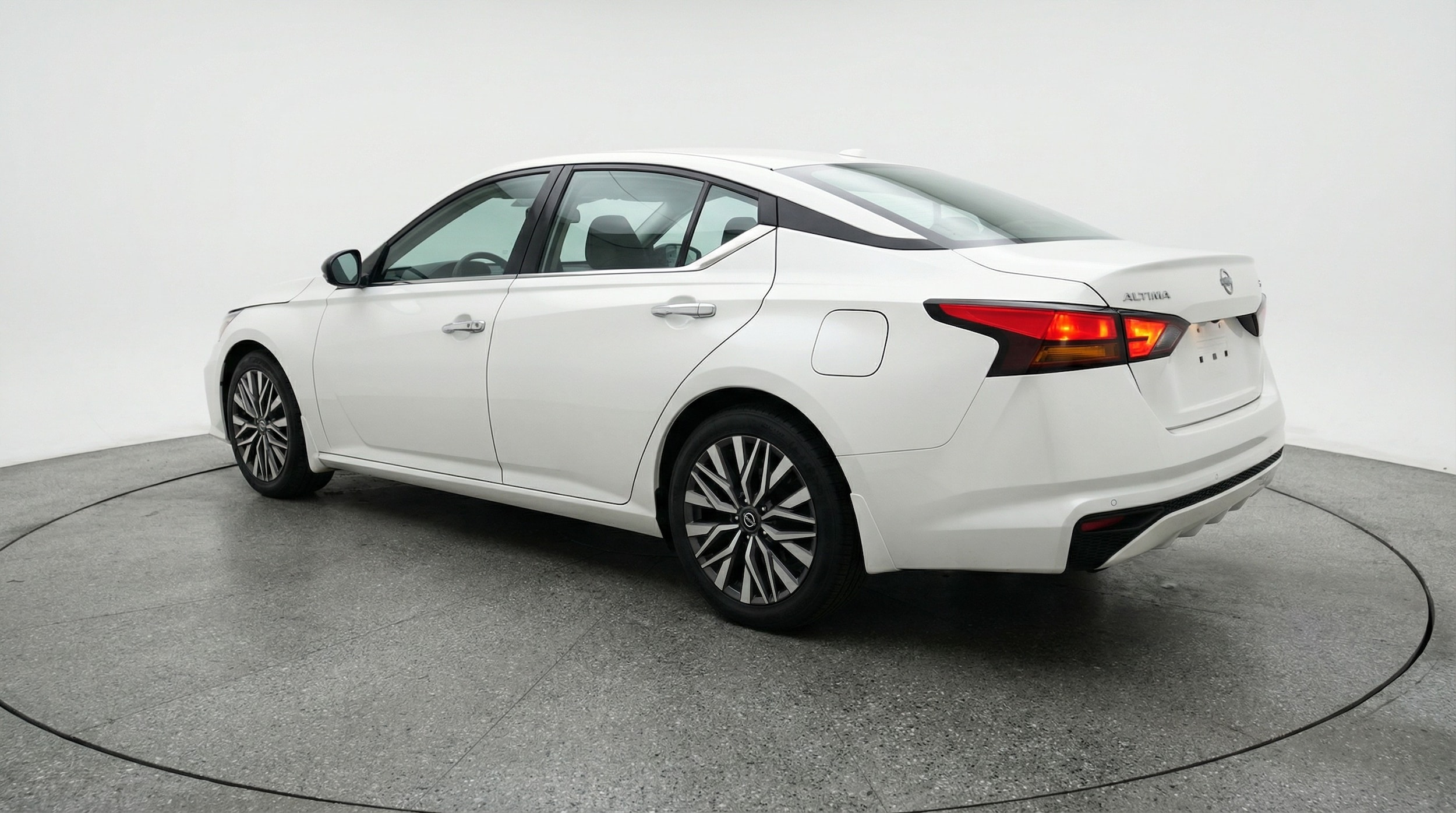 Thumbnail: 2025 Nissan Altima - 5