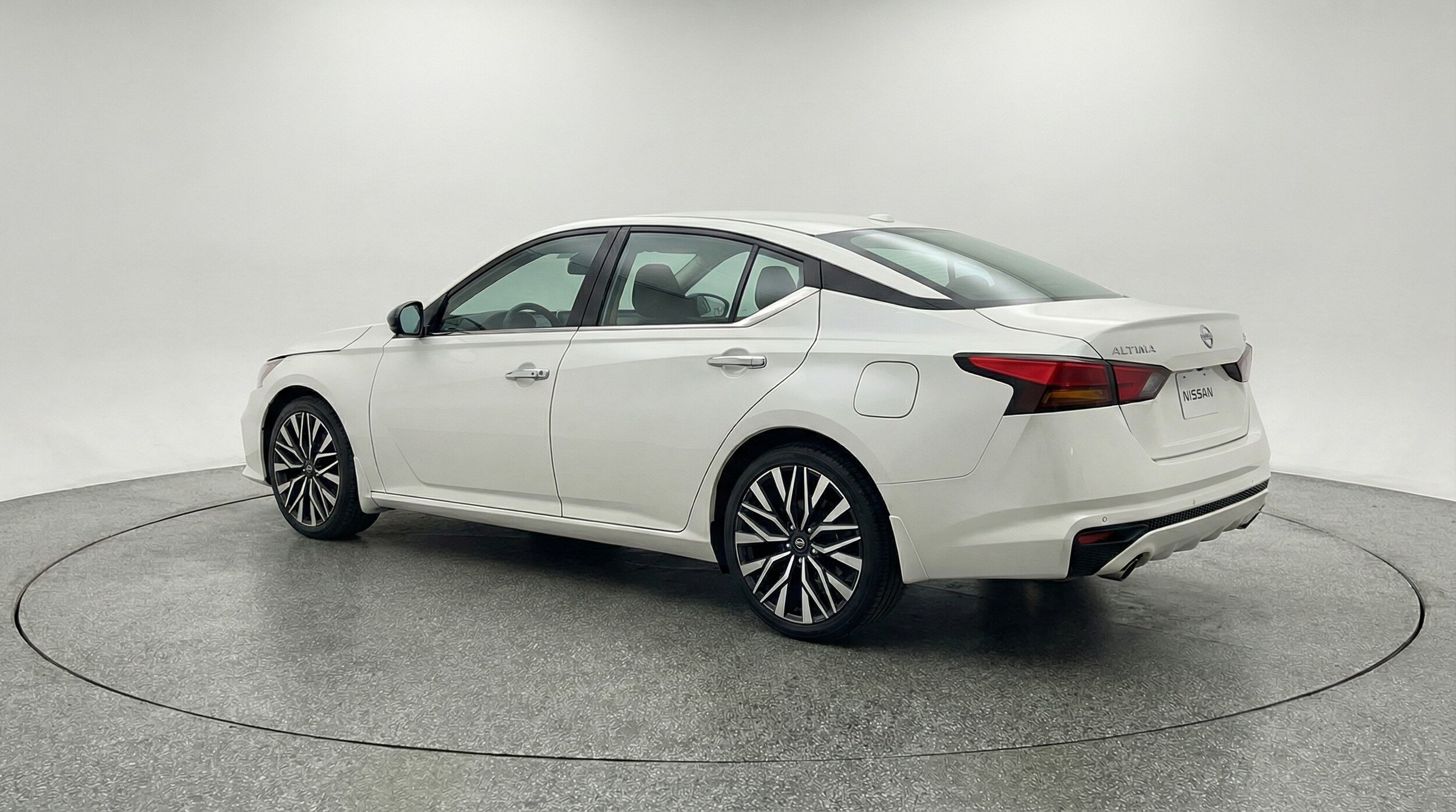 Thumbnail: 2025 Nissan Altima - 5