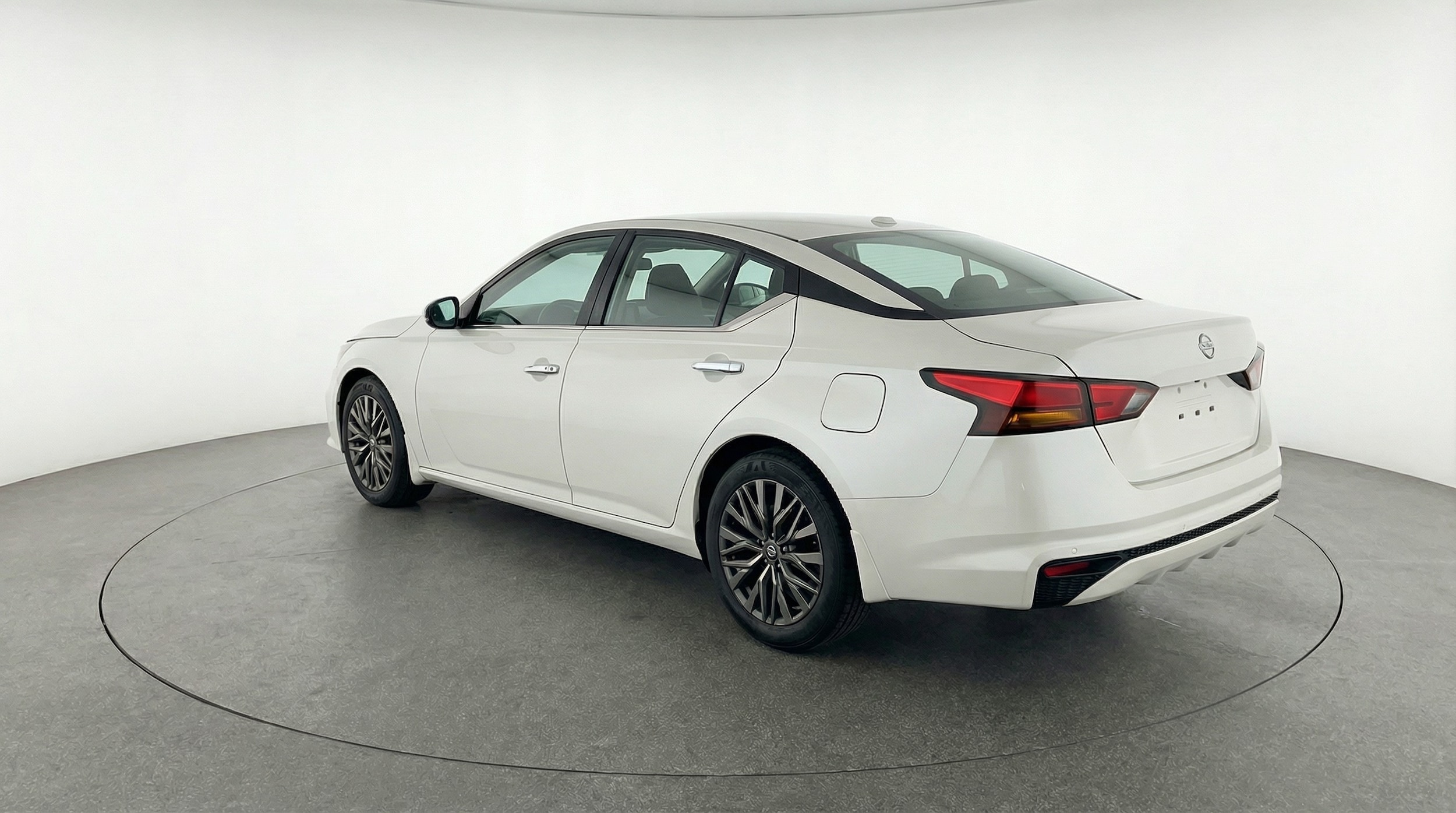 Thumbnail: 2025 Nissan Altima - 5